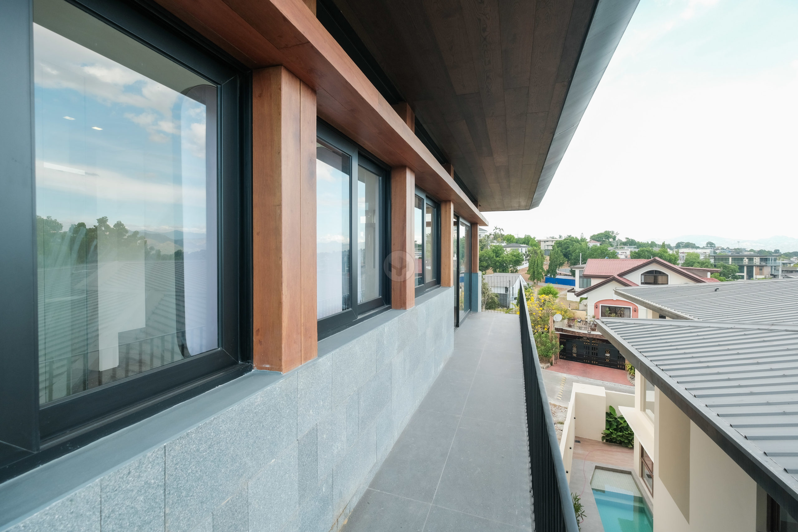 Dazzling5-BedroomHouseandLotforSaleinTivoliRoyale,QuezonCity-15.jpg