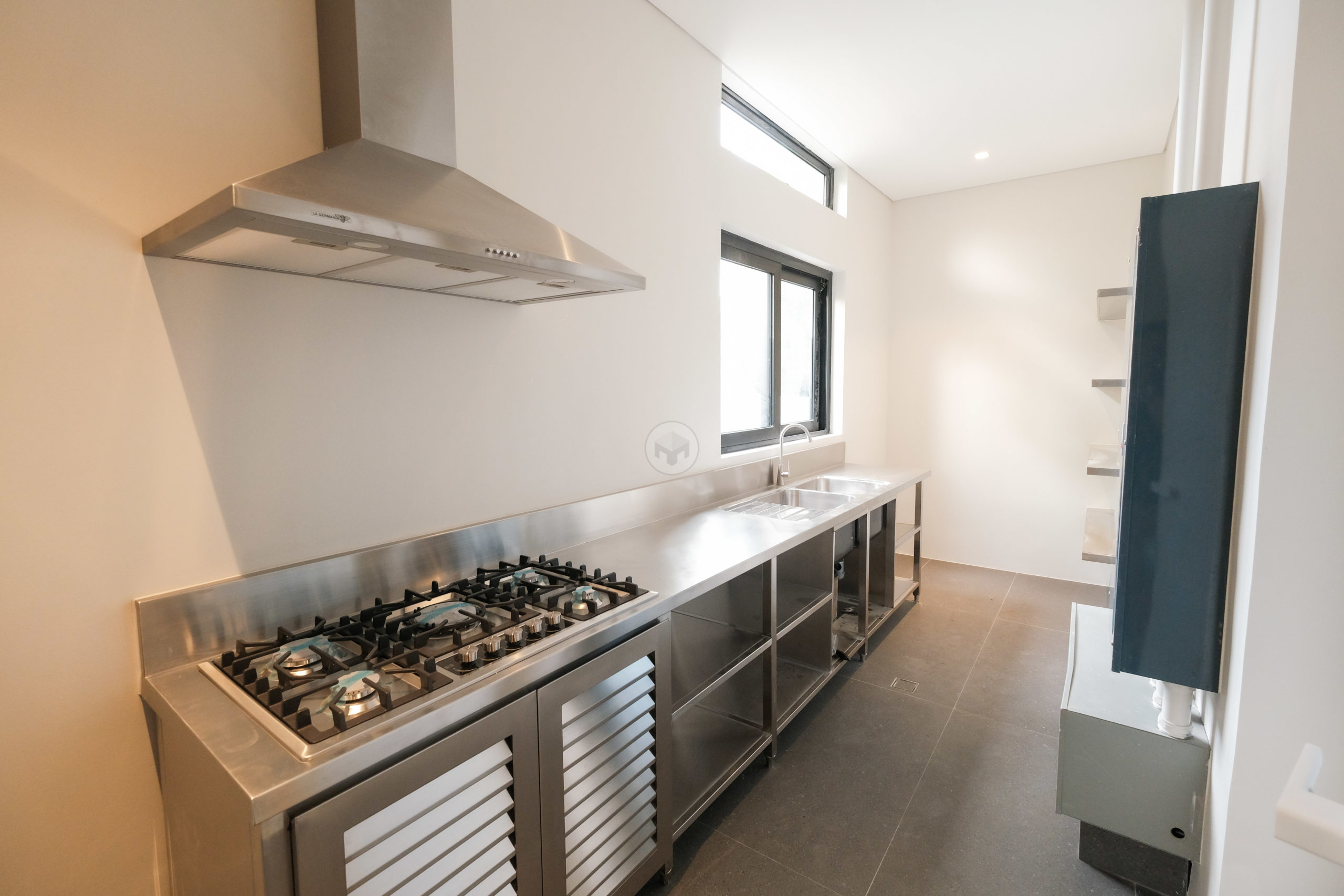 Dazzling5-BedroomHouseandLotforSaleinTivoliRoyale,QuezonCity-7.jpg