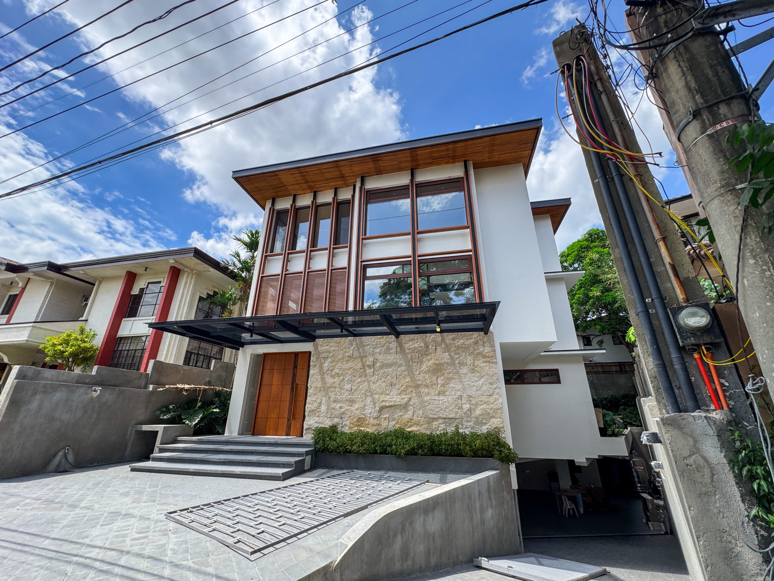 Enchanting6-BedroomHouseandLotforSaleinAyalaAlabangVillage,Muntinlupa-1.jpg