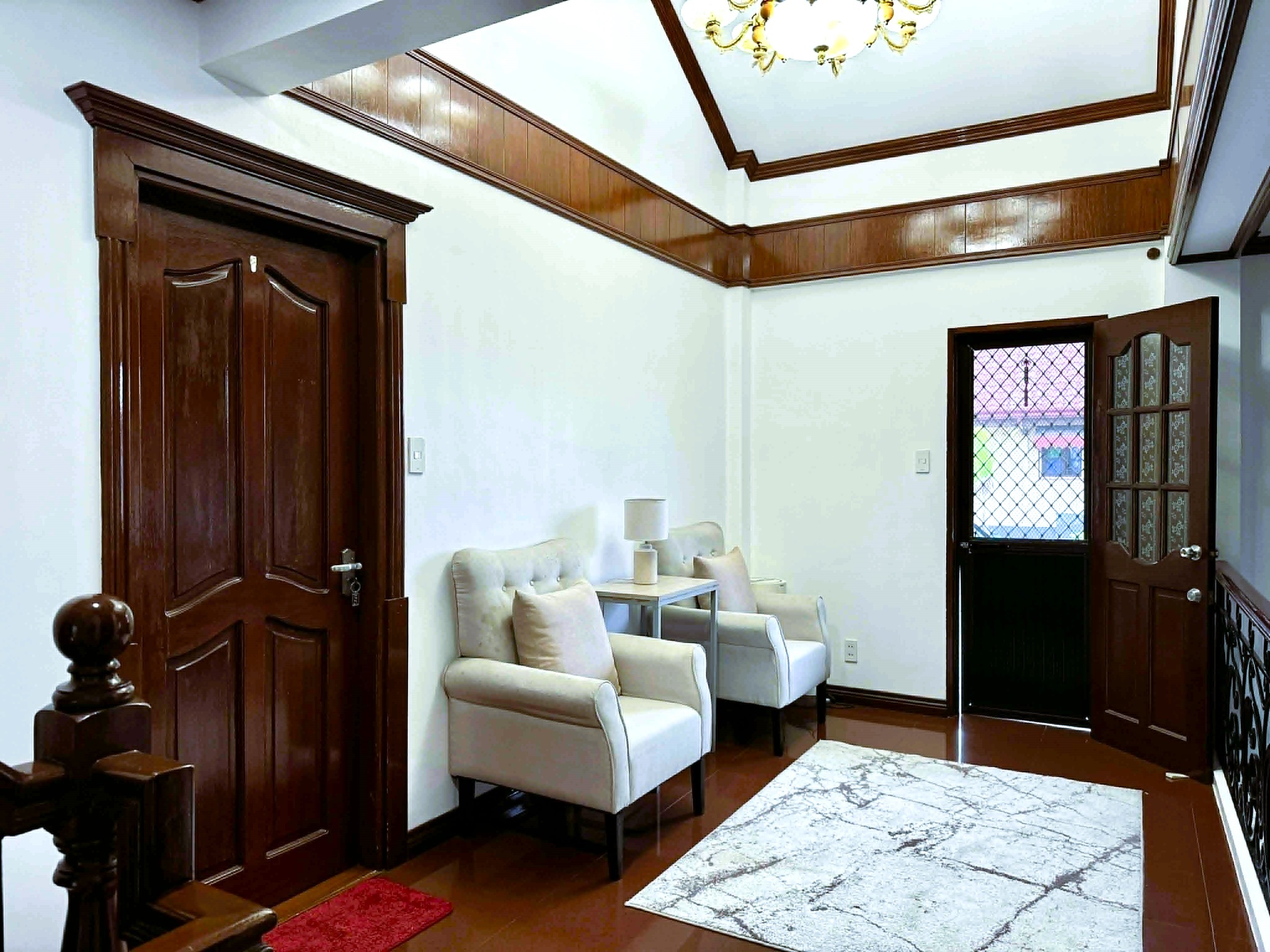 Sun-Drenched5-BedroomHouseforSaleinTheParkplaceVillageImus,Cavite-12.jpg