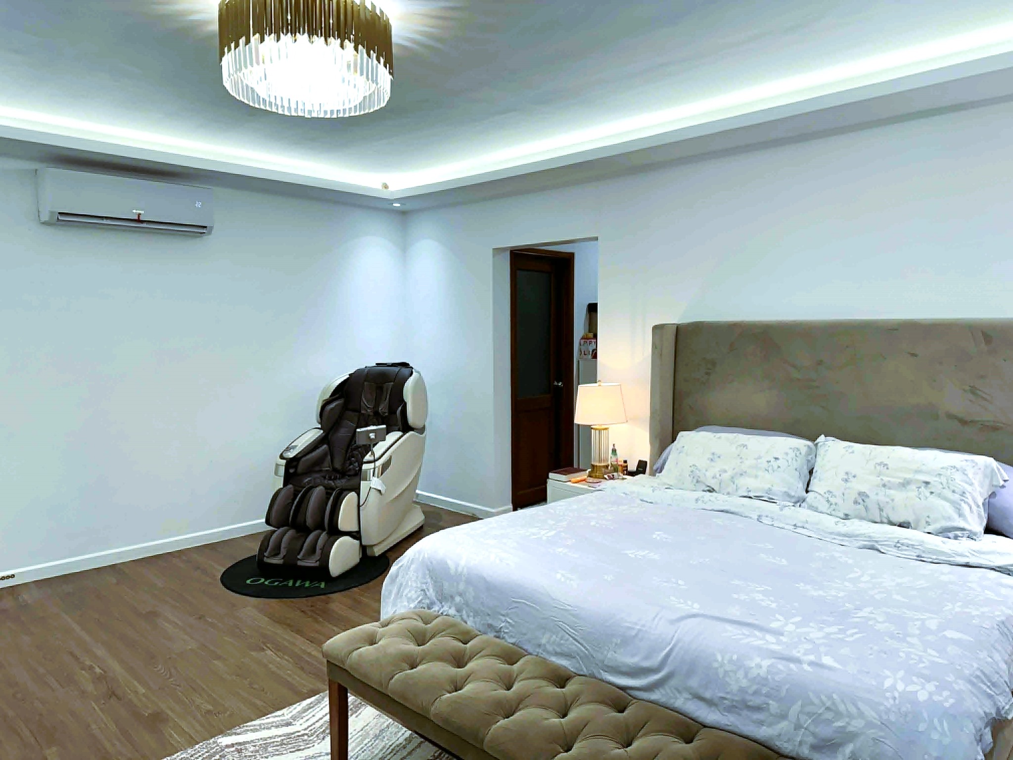 Sun-Drenched5-BedroomHouseforSaleinTheParkplaceVillageImus,Cavite-13.jpg