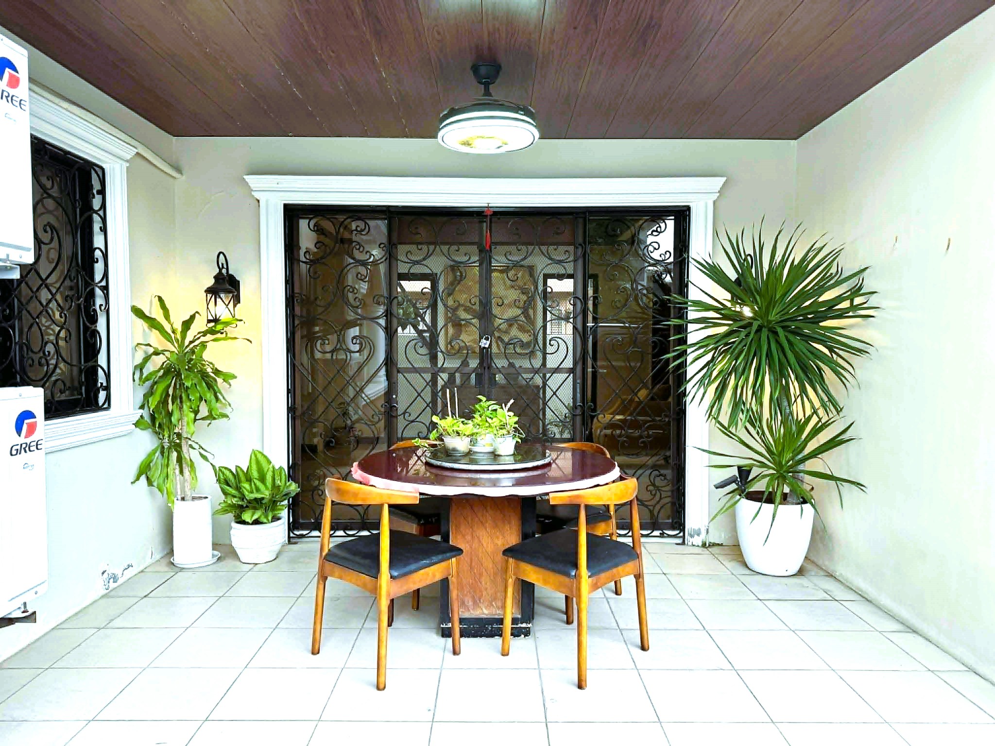 Sun-Drenched5-BedroomHouseforSaleinTheParkplaceVillageImus,Cavite-18.jpg