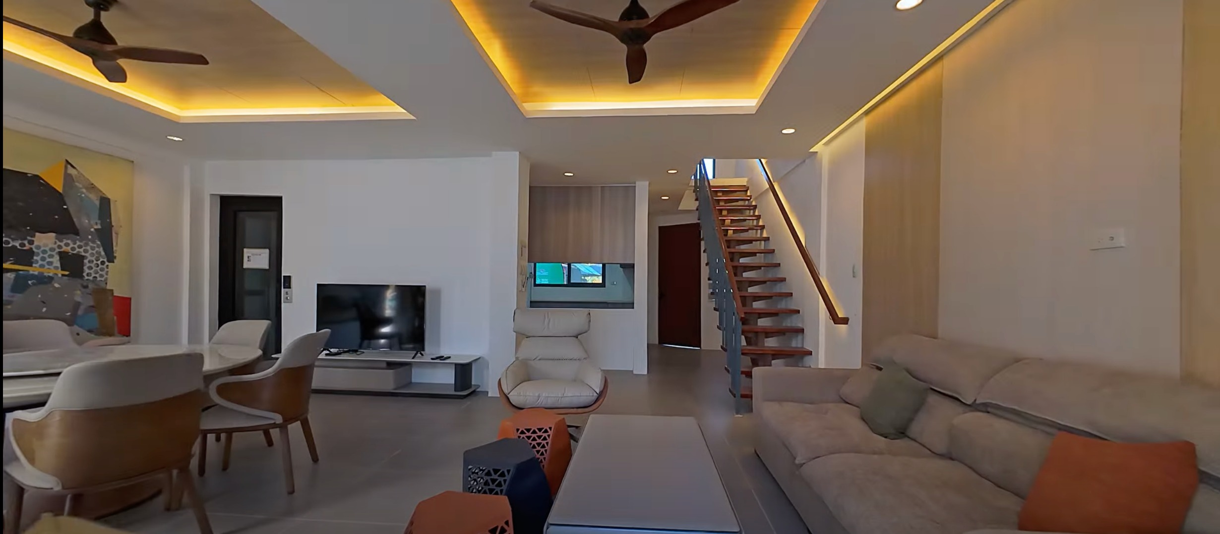 Outstanding5-BedroomTownhouseforSaleinCasaVerdedeLipa,Batangas-4.jpg