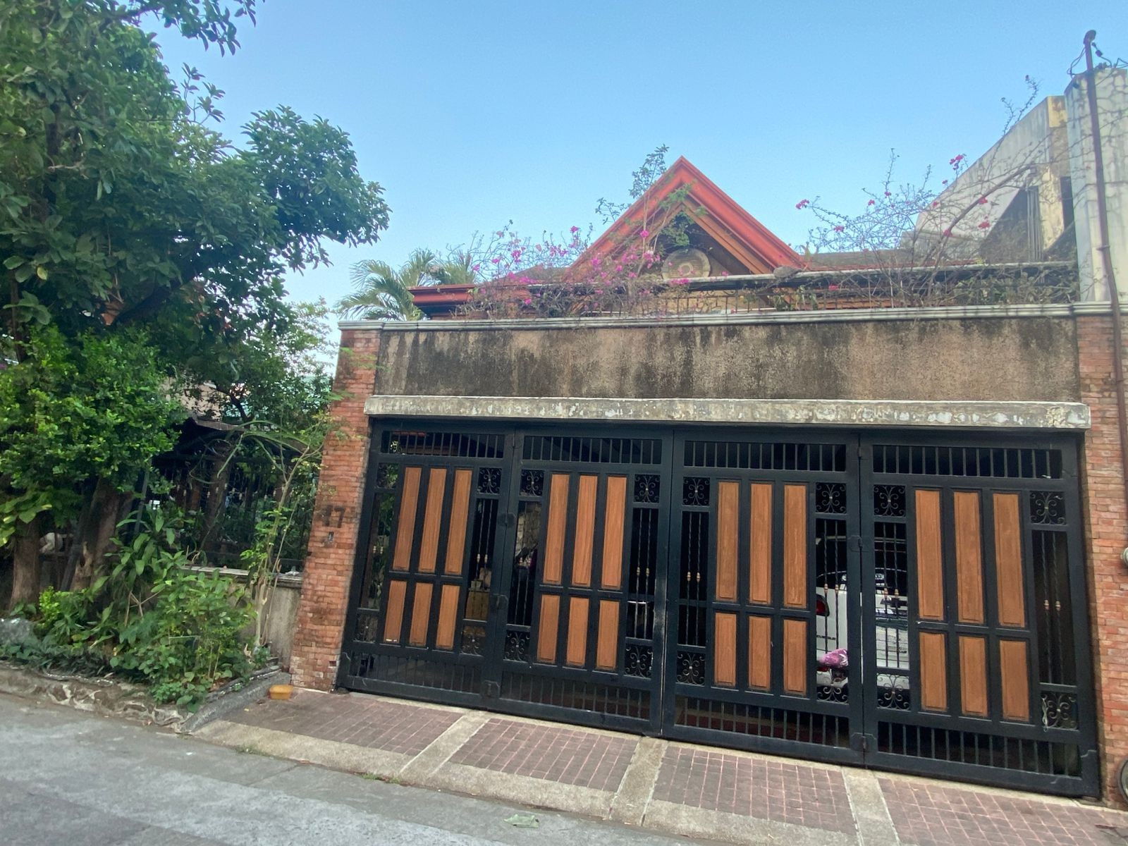 Contemporary3-BedroomHouseandLotforSaleinDiliman,QuezonCity-1.jpg