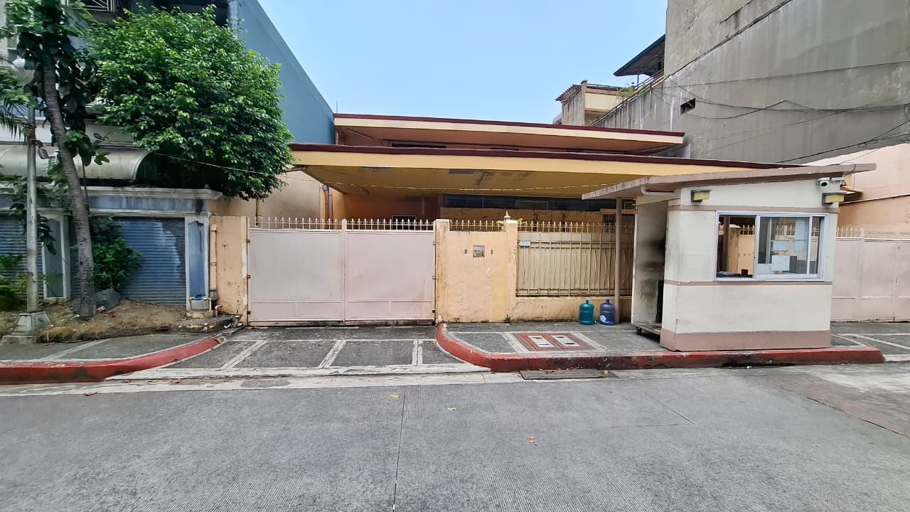Contemporary5-BedroomHouseandLotforSaleinSanMiguelVillage,Makati-1.jpg