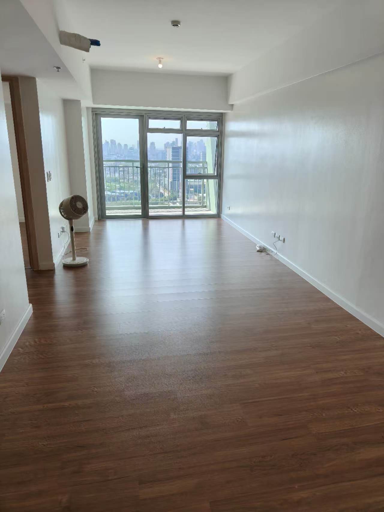 Vibrant2-BedroomCondoUnitforLeaseinOreanPlaceTower1,QuezonCity-1.jpg