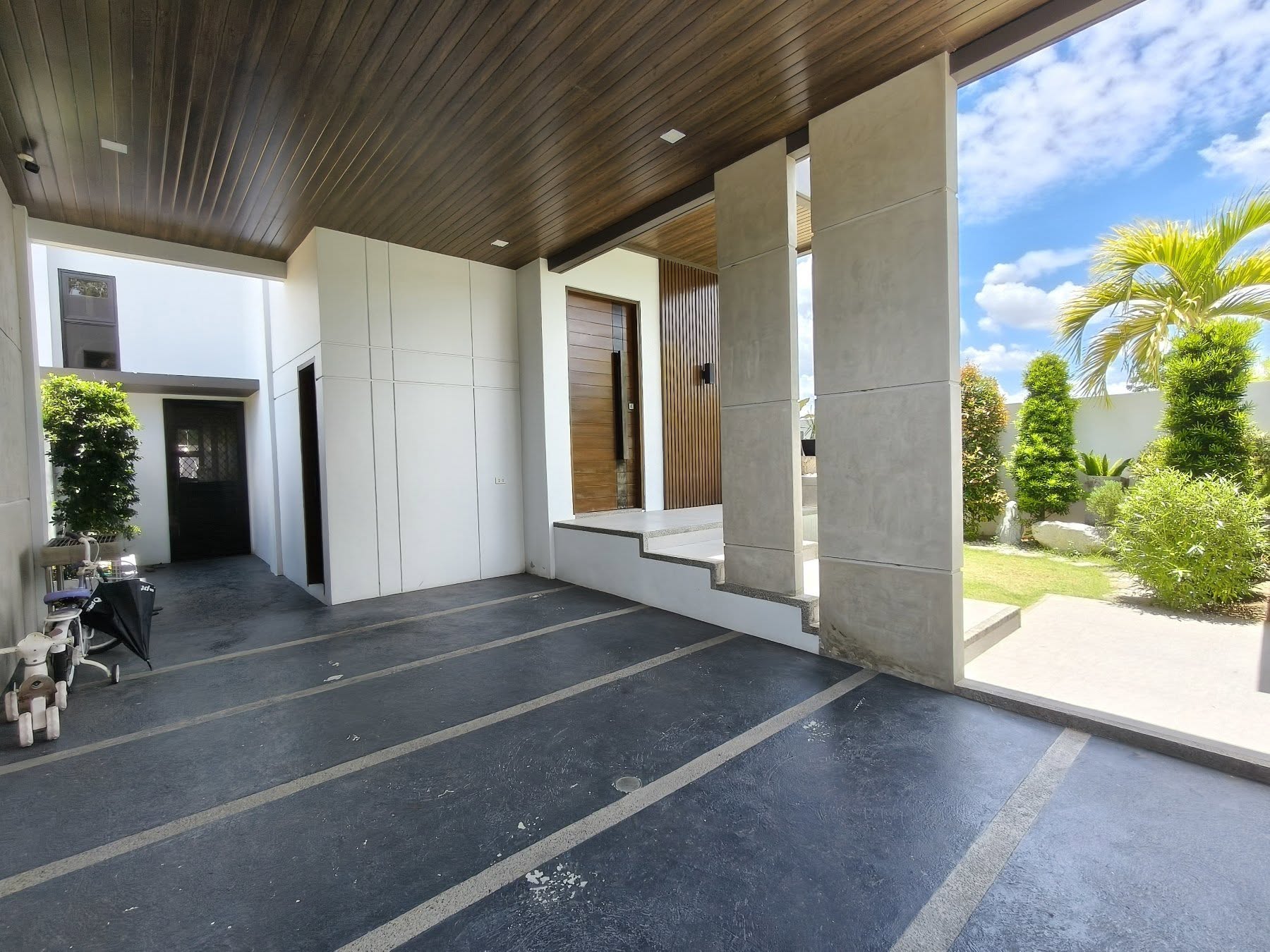 Charming2-BedroomHouseandLotforSaleinBeverlyPlace,Mexico,Pampanga-2.jpg