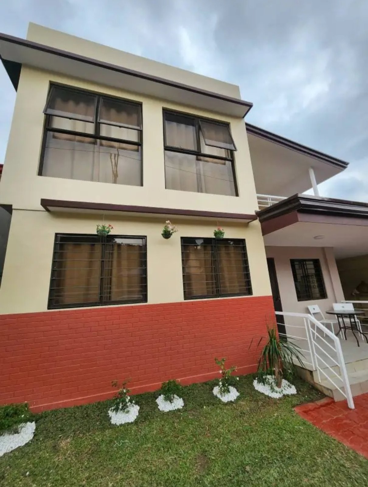 Astonishing6-BedroomHouseandLotforSaleinHolySpirit,QuezonCity-1.jpg