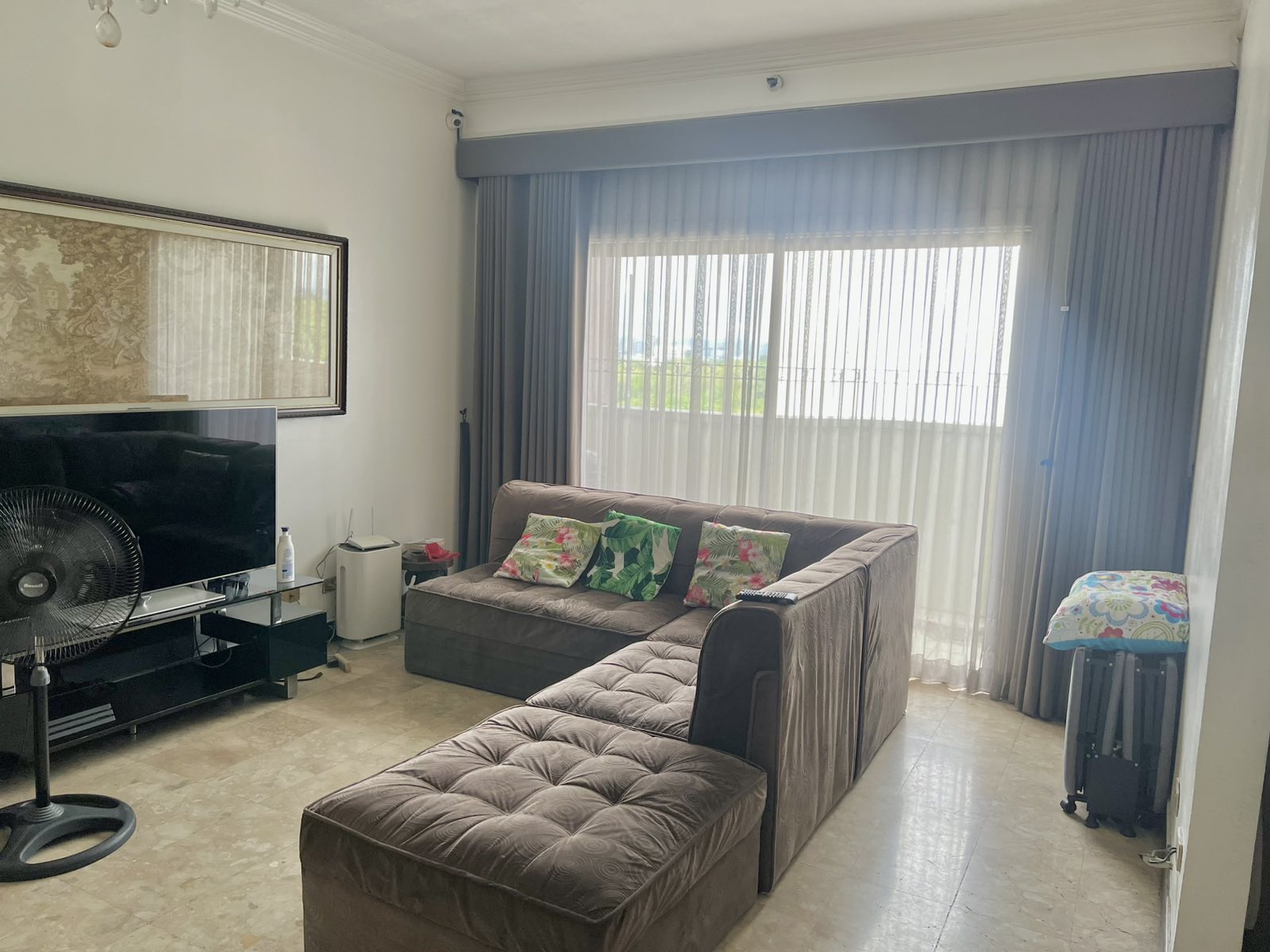 Soothing3-BedroomCondoUnitforLeaseinGreenhills,SanJuan-1.jpg