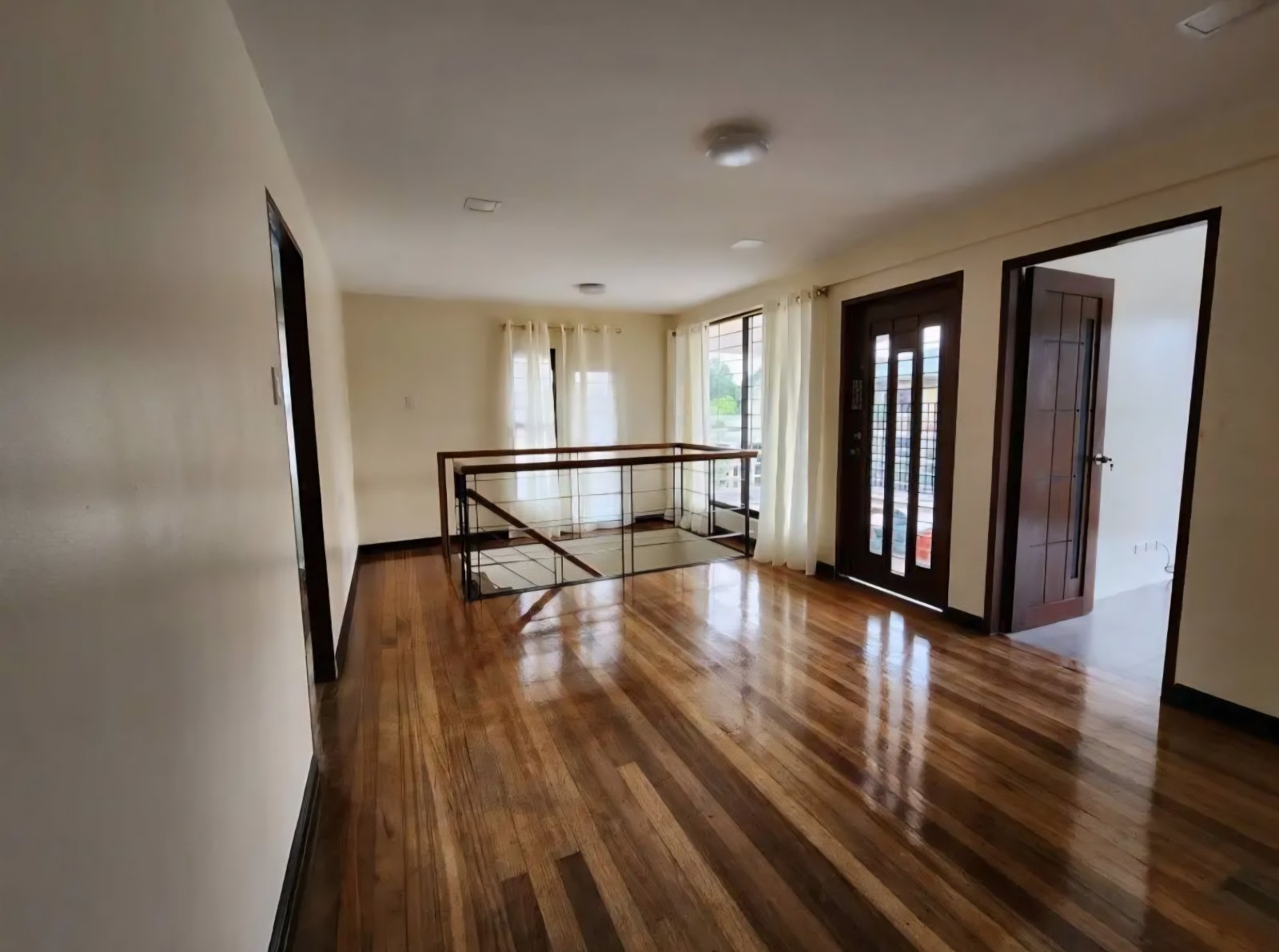 Astonishing6-BedroomHouseandLotforSaleinHolySpirit,QuezonCity-5.jpg