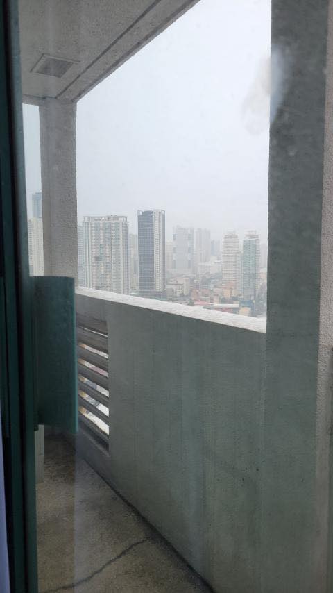 Spacious2-BedroomCondoUnitforSaleinRobinson’sPlaceResidences,Ermita,Manila-9.jpg