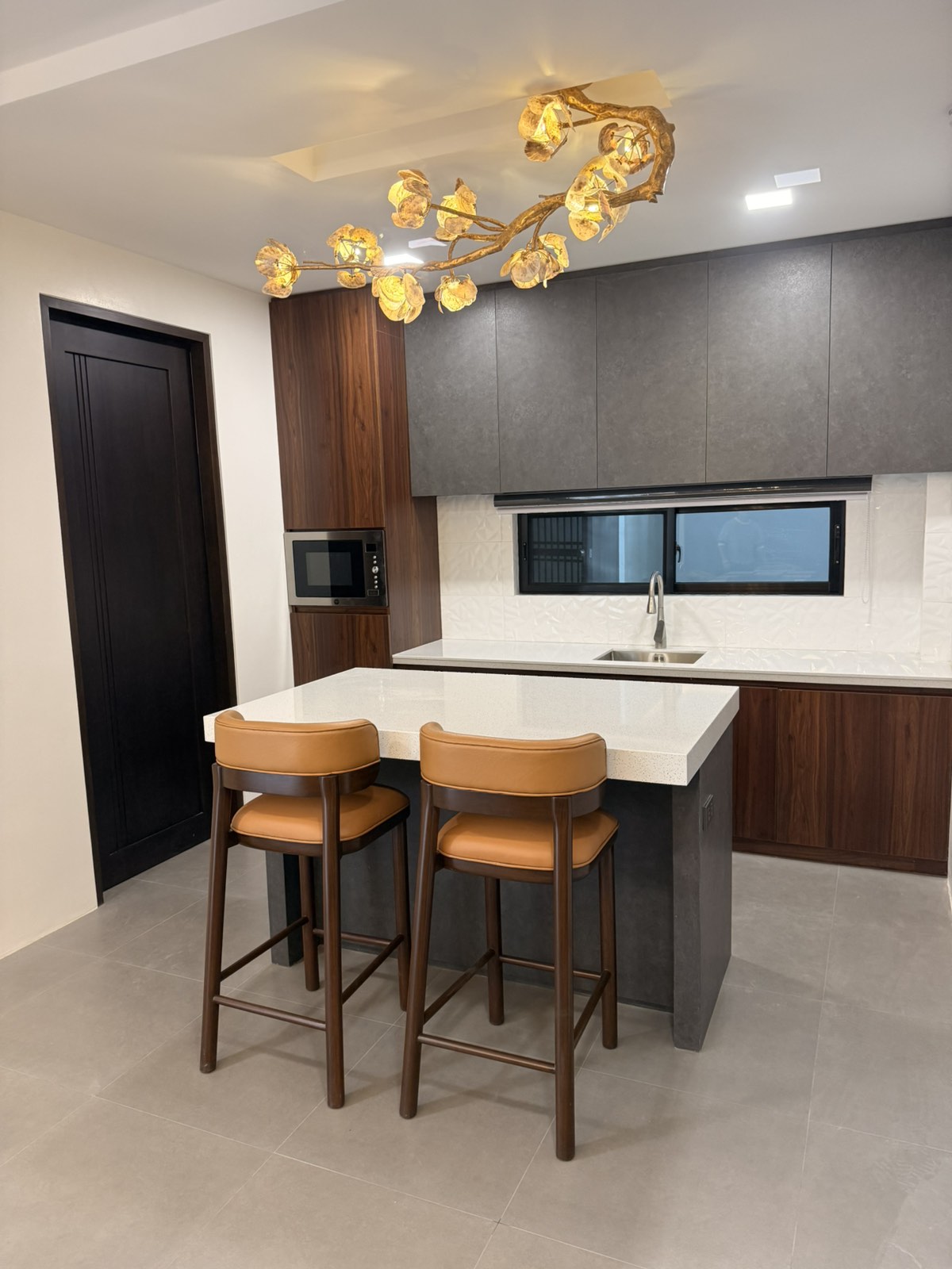 Sensational4-BedroomHouseandLotinCuayan,Angeles,Pampanga-10.jpeg
