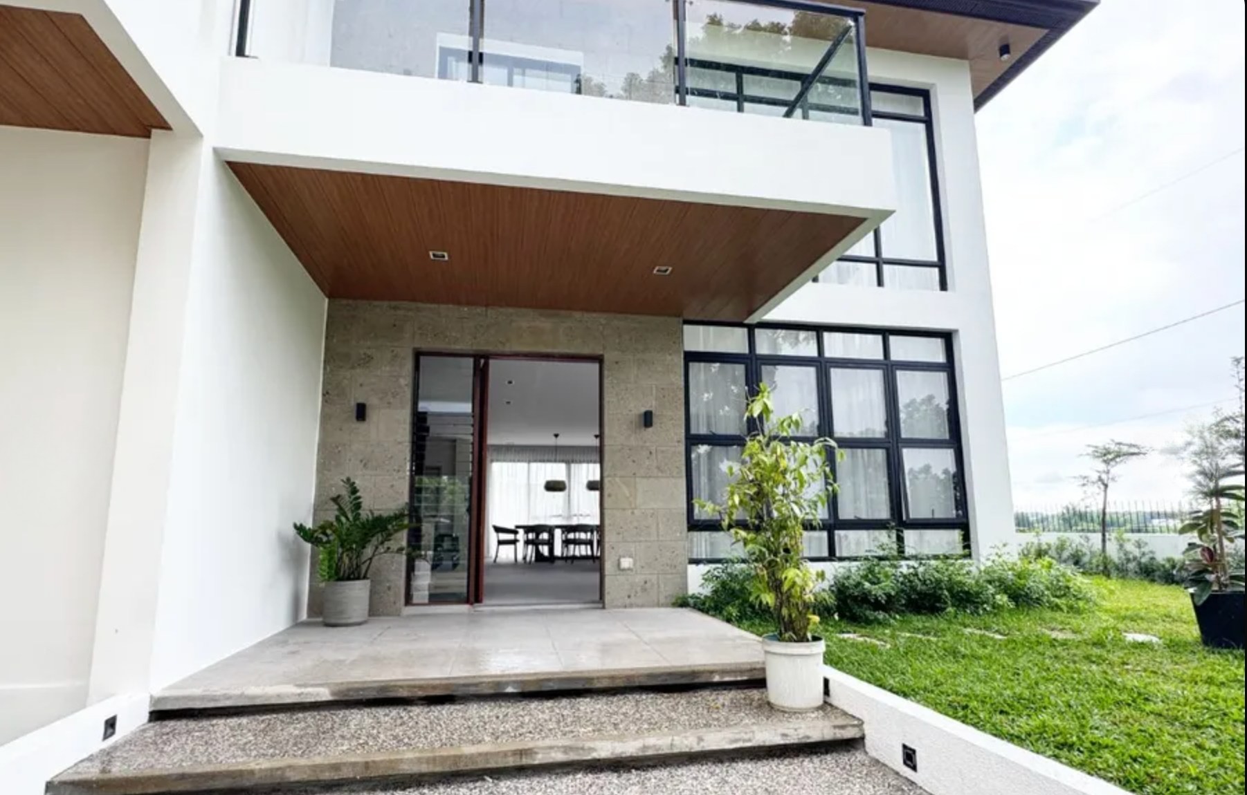 Enchanting5-BedroomHouseandLotforSaleatFilinvestSouthpeak,SanPedro,Laguna-2.jpg