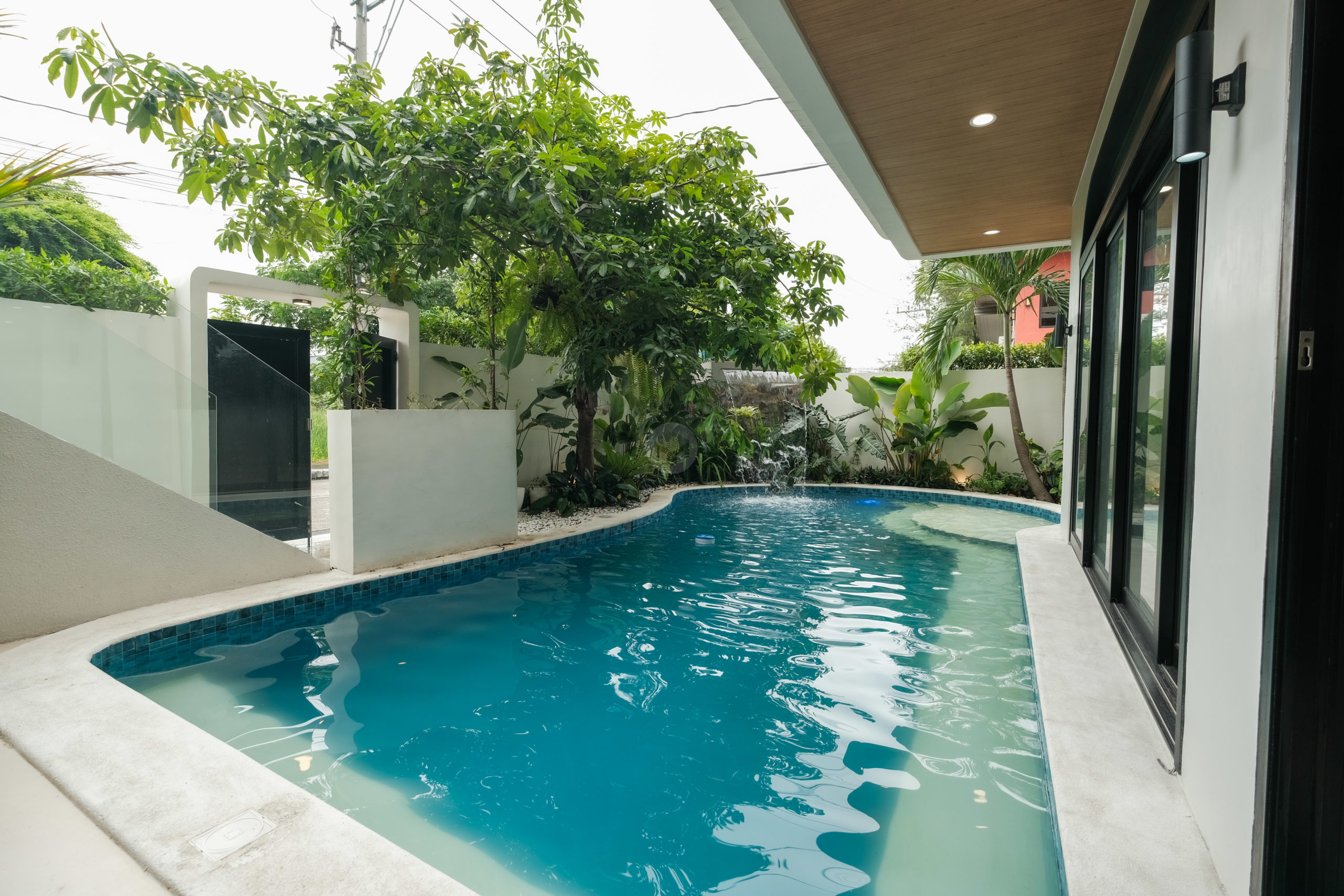 Enchanting6-BedroomHouseandLotforSaleinGreenwoodsExecutiveVillage,Taytay,Rizal-2.jpg