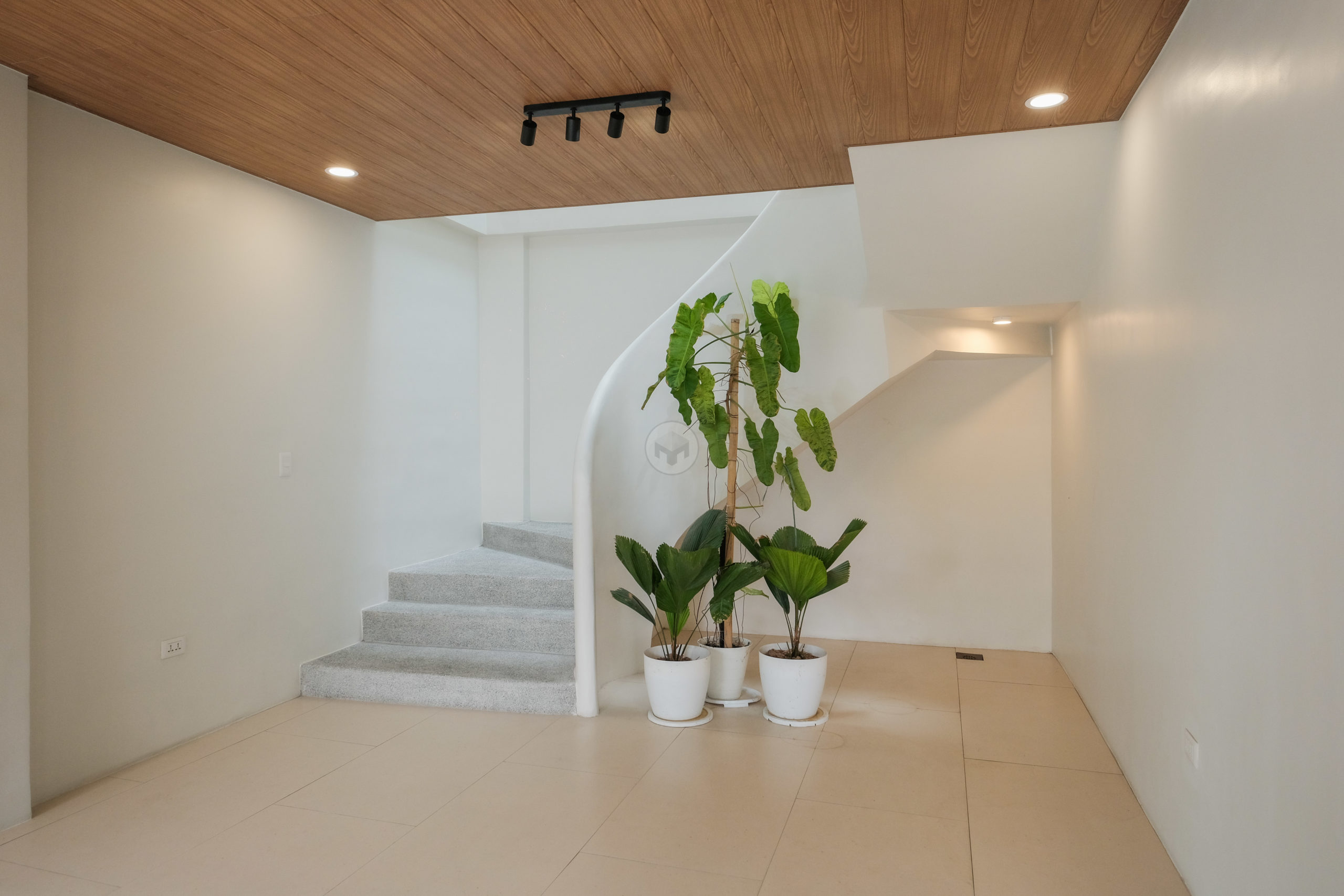 Enchanting6-BedroomHouseandLotforSaleinGreenwoodsExecutiveVillage,Taytay,Rizal-5.jpg