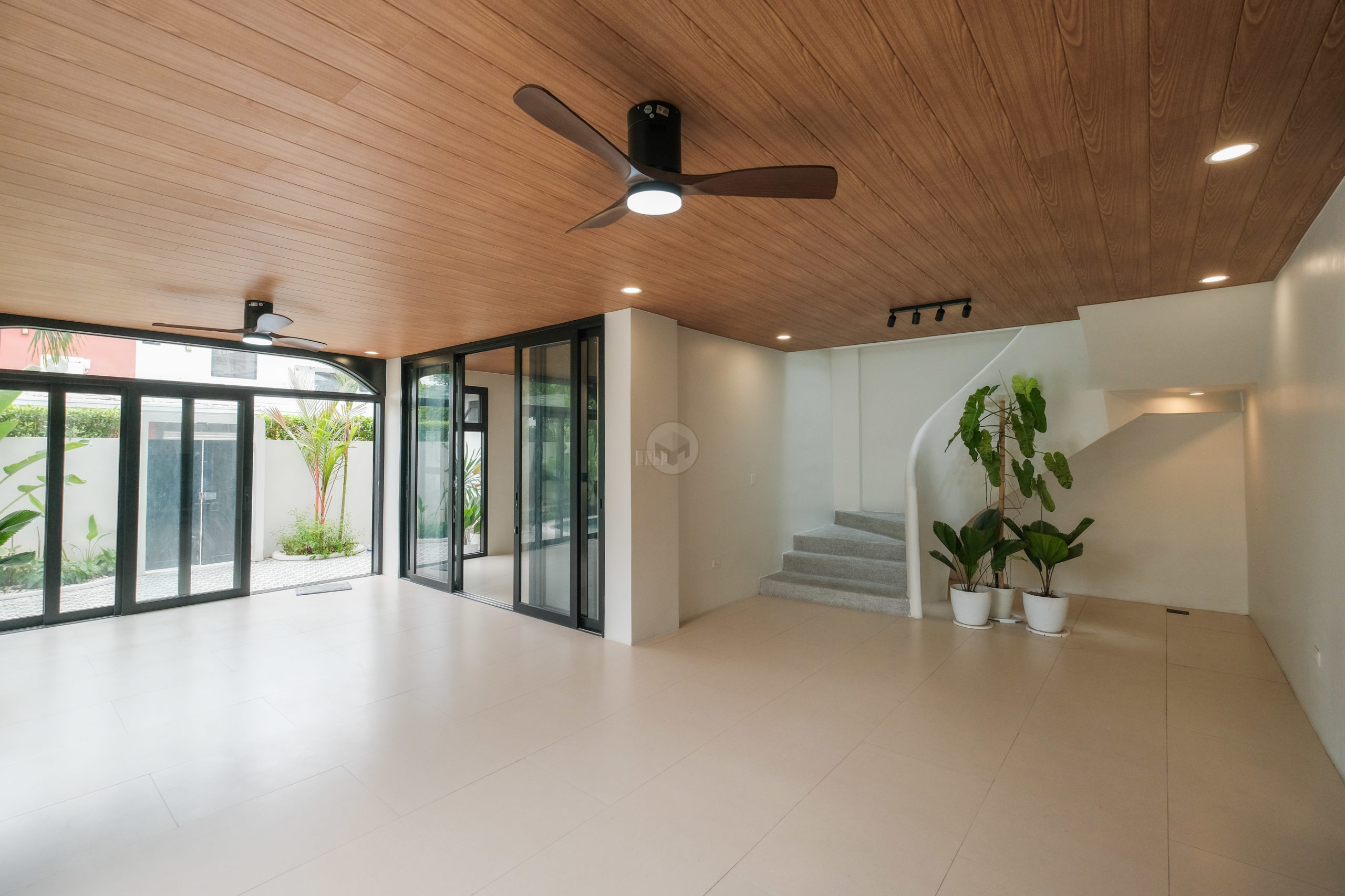 Enchanting6-BedroomHouseandLotforSaleinGreenwoodsExecutiveVillage,Taytay,Rizal-4.jpg