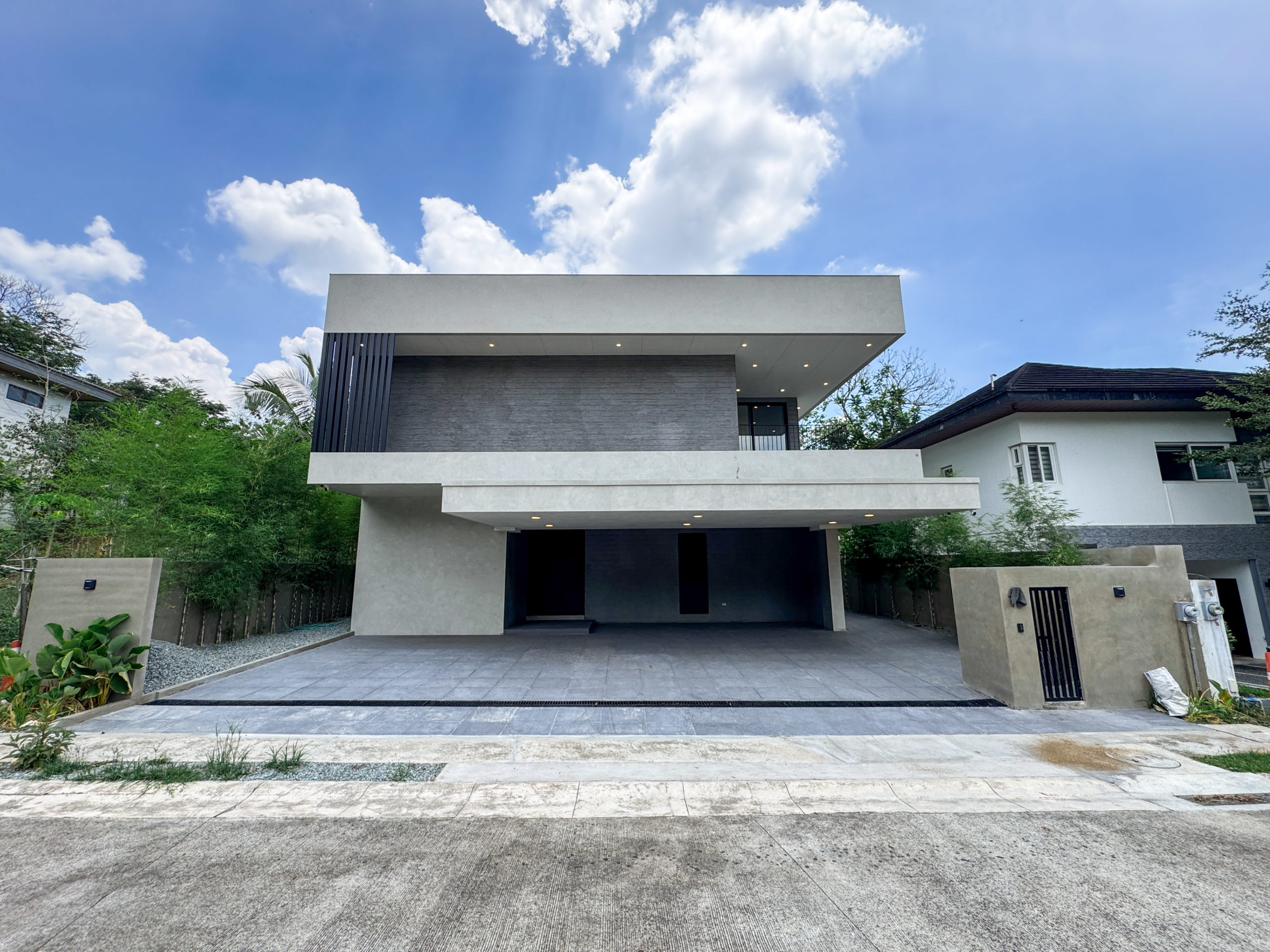 Astonishing5-BedroomHouseandLotforSaleinWestgroveHeights,Silang,Cavite-1.jpg