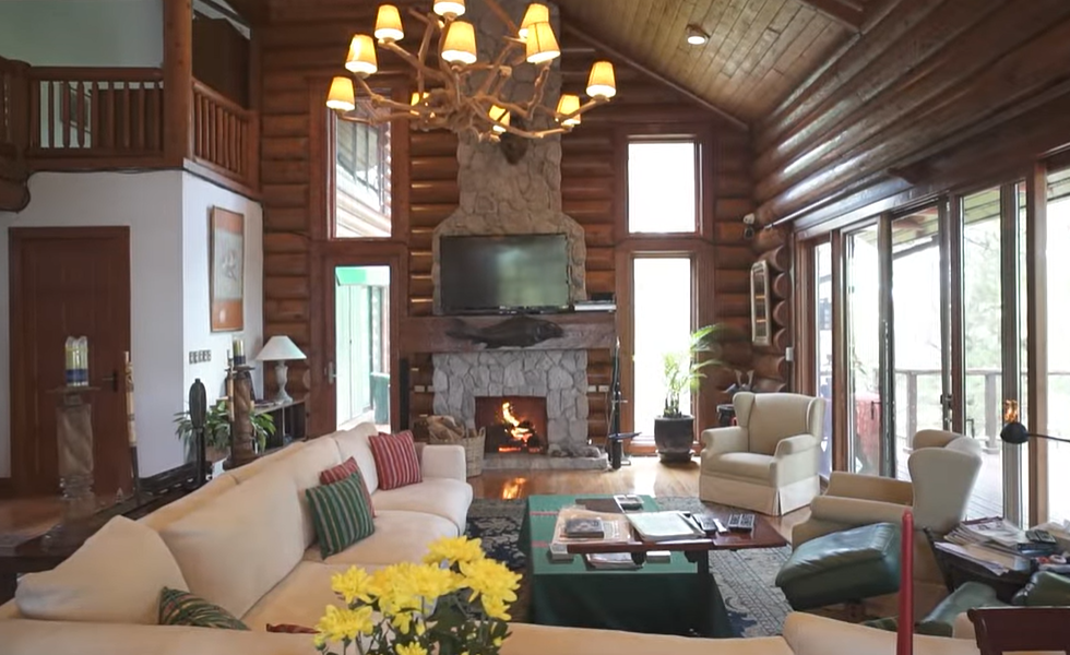Luxurious6-BedroomMansionHouseandLotandforSaleinCampJohnHay,BaguioCity-4.jpg