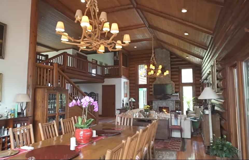 Luxurious6-BedroomMansionHouseandLotandforSaleinCampJohnHay,BaguioCity-6.jpg