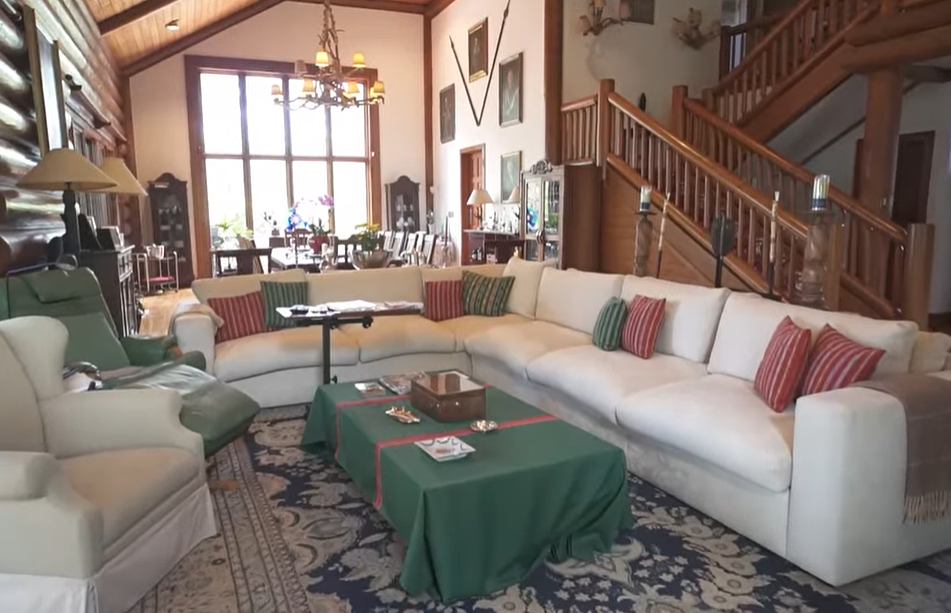 Luxurious6-BedroomMansionHouseandLotandforSaleinCampJohnHay,BaguioCity-5.jpg