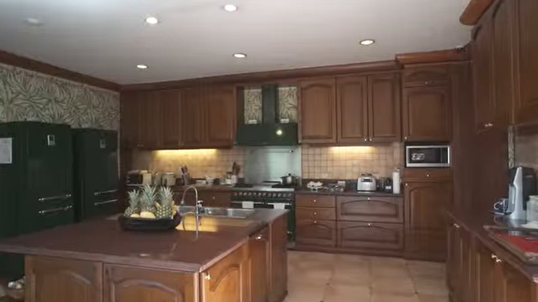 Luxurious6-BedroomMansionHouseandLotandforSaleinCampJohnHay,BaguioCity-7.jpg