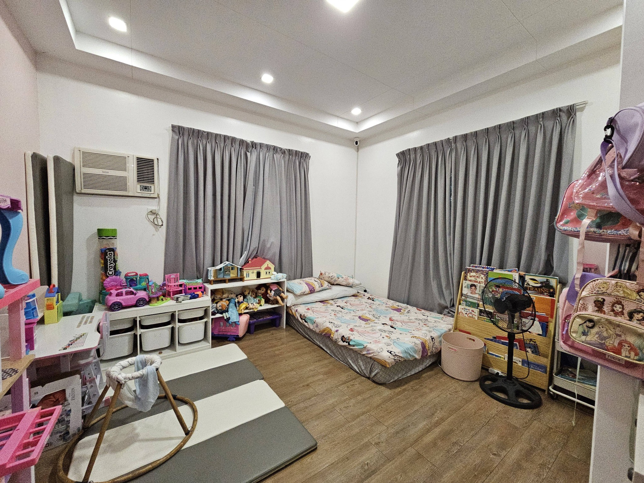 Sunlit3-BedroomrhouseandlotForSaleinNorthview2,BatasanHills,QuezonCity-15.jpg