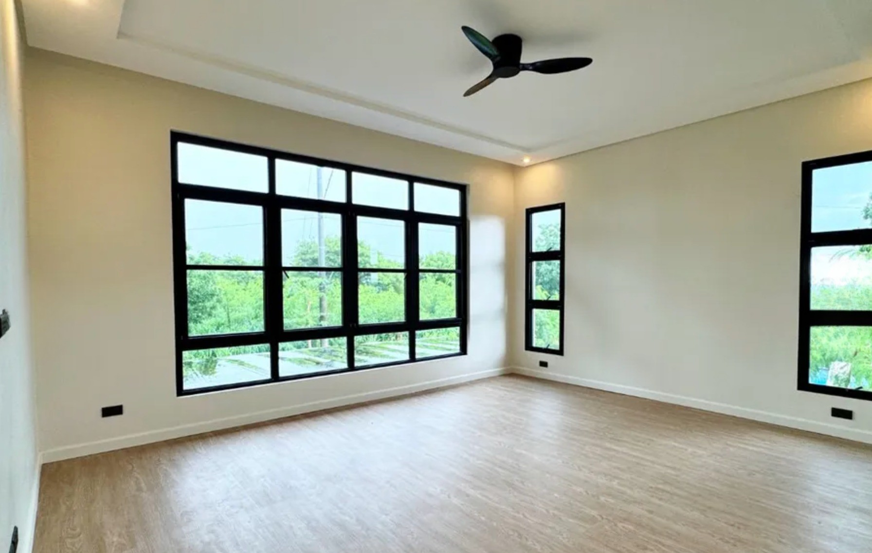 Enchanting5-BedroomHouseandLotforSaleatFilinvestSouthpeak,SanPedro,Laguna-6.jpg