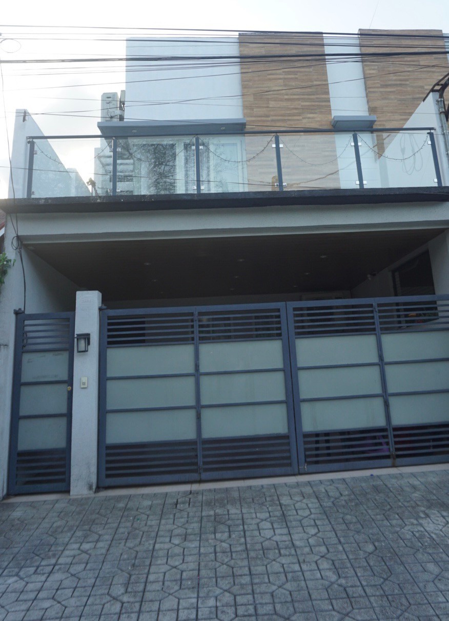 Gleaming4-BedroomHouseandLotforSaleinWestFairview,QuezonCity-1.jpg