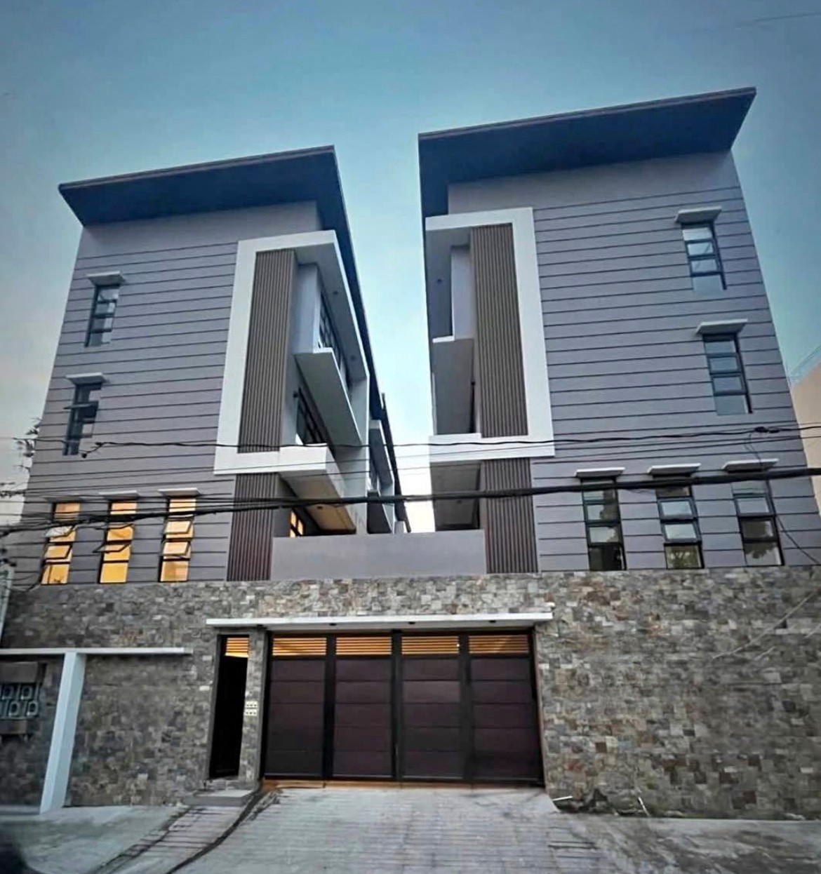 Alluring3-BedroomTownhouseforSaleinTeacher'sVillage,WestDiliman,QuezonCity-1.jpg