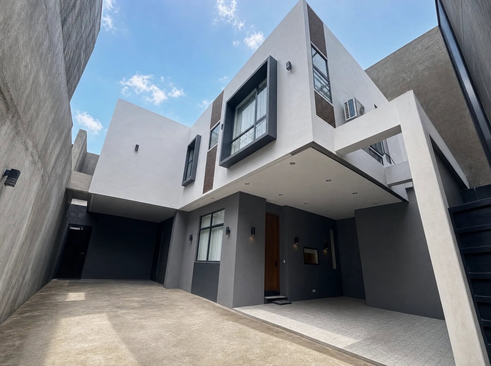 3-BedroomTownhouseforSaleinP.Guevarra,SanJuan-1.jpg