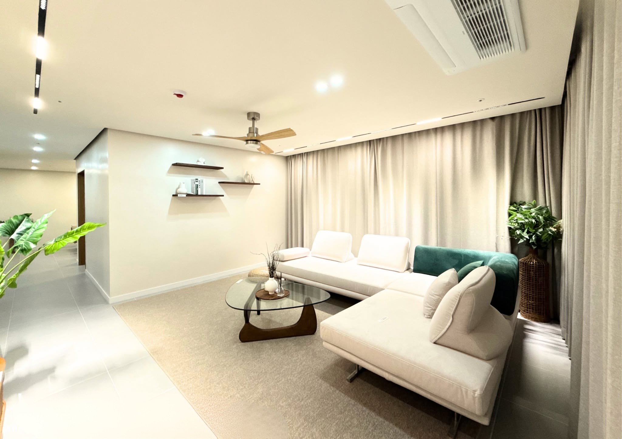 Posh3-BedroomCondoUnitforSaleatTheVillages,Clark,Pampanga-1.jpg