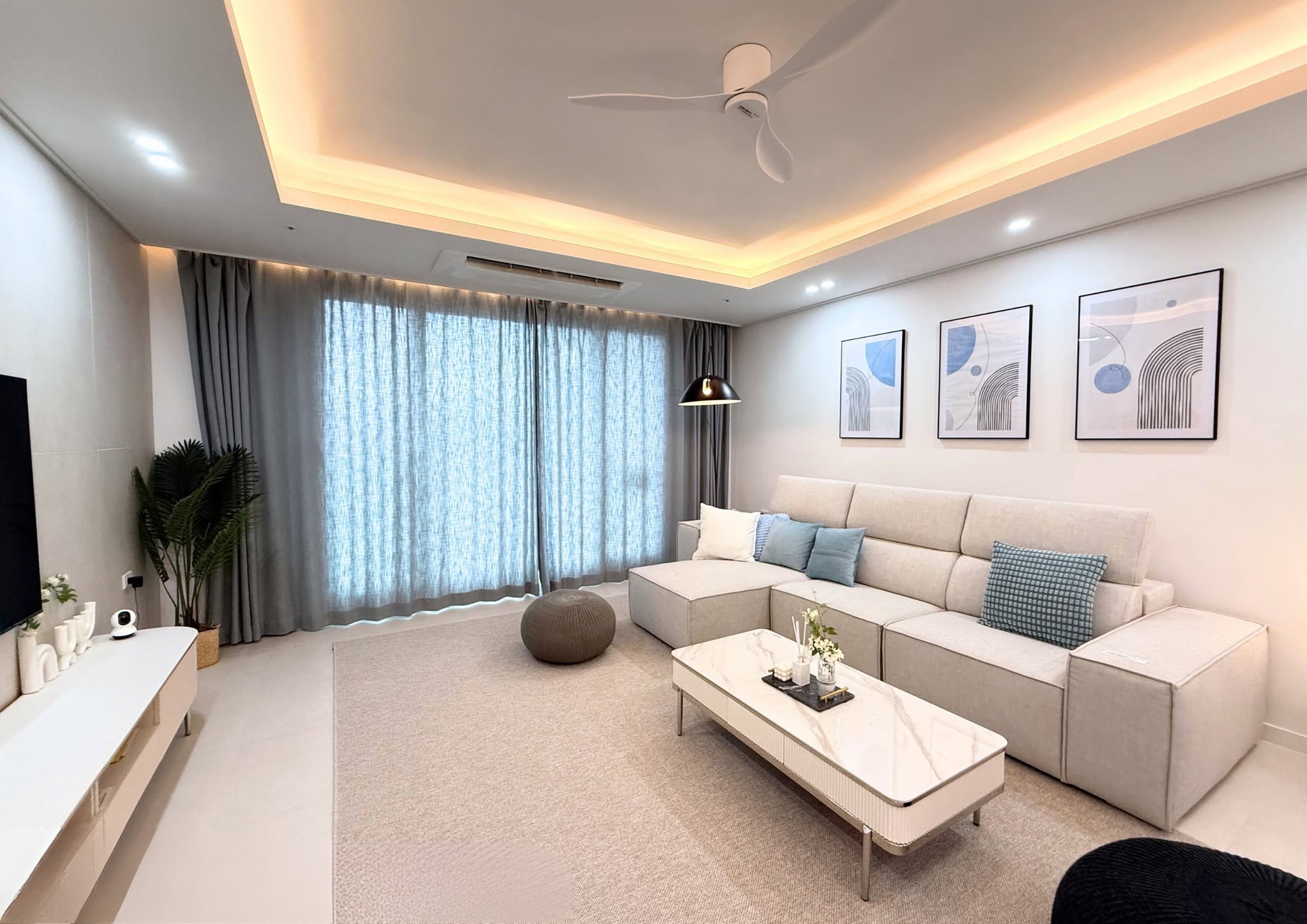 Stylish4-BedroomCondoUnitforSaleinTheVillages,ClarkFreeportZone,Pampanga-1.jpg