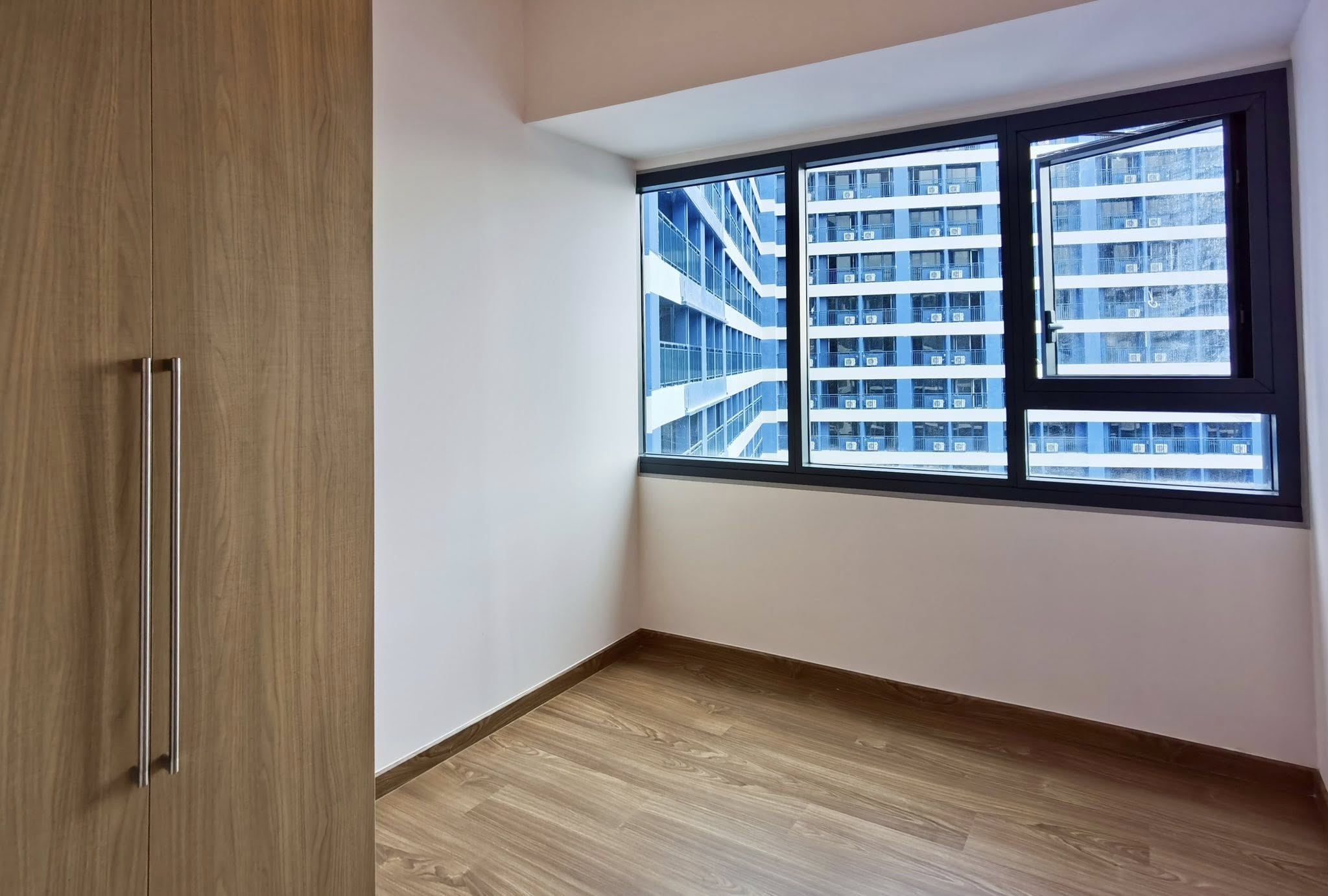 Stately2-BedroomCondoUnitforSaleinTheRiseMakati,SanAntonioVillage,Makati-1.jpg