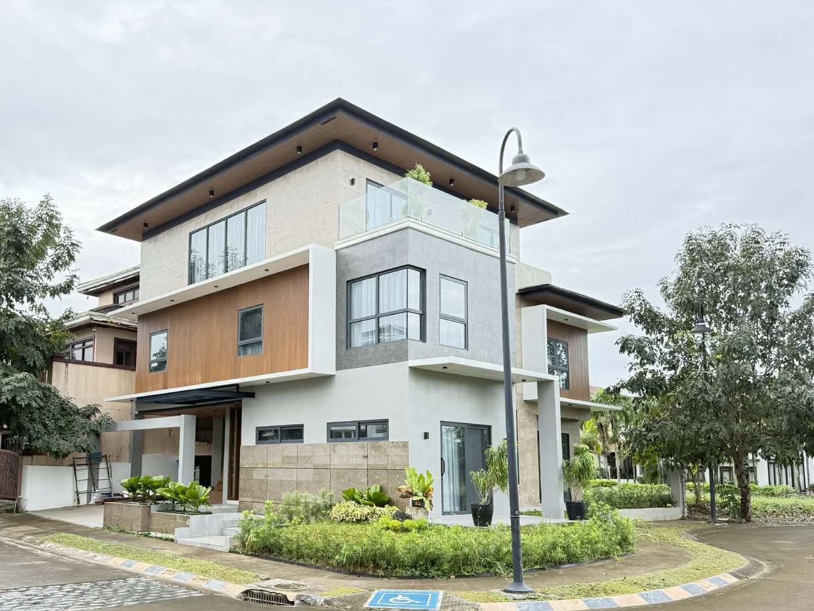 Stunning5-BedroomHouseandLotforSaleinBaliMansions,Silang,Cavite-1.jpg
