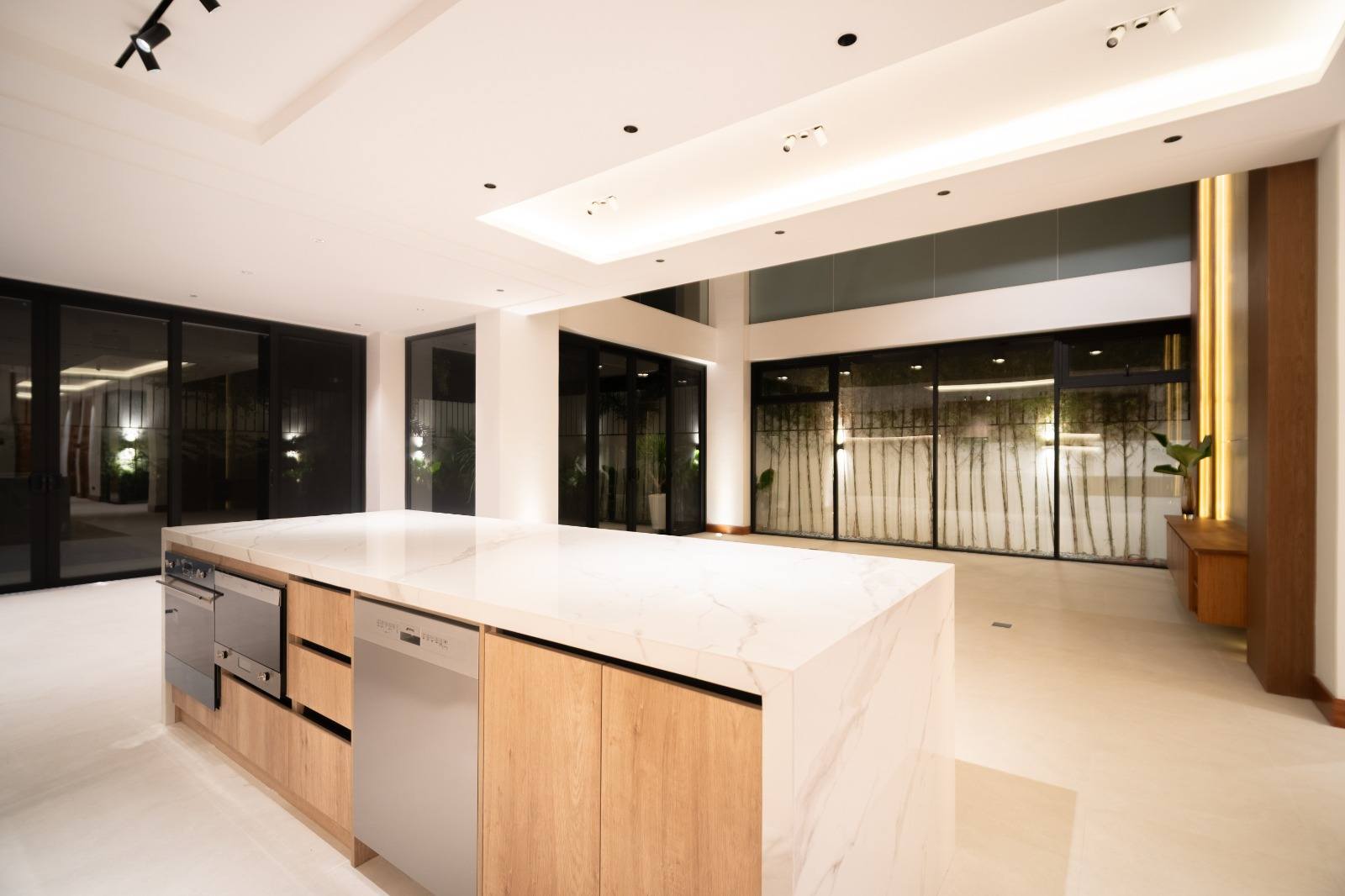 Luxurious6-BedroomHouseandLotforSaleinHillsborough,Alabang,Muntinlupa-9.jpg
