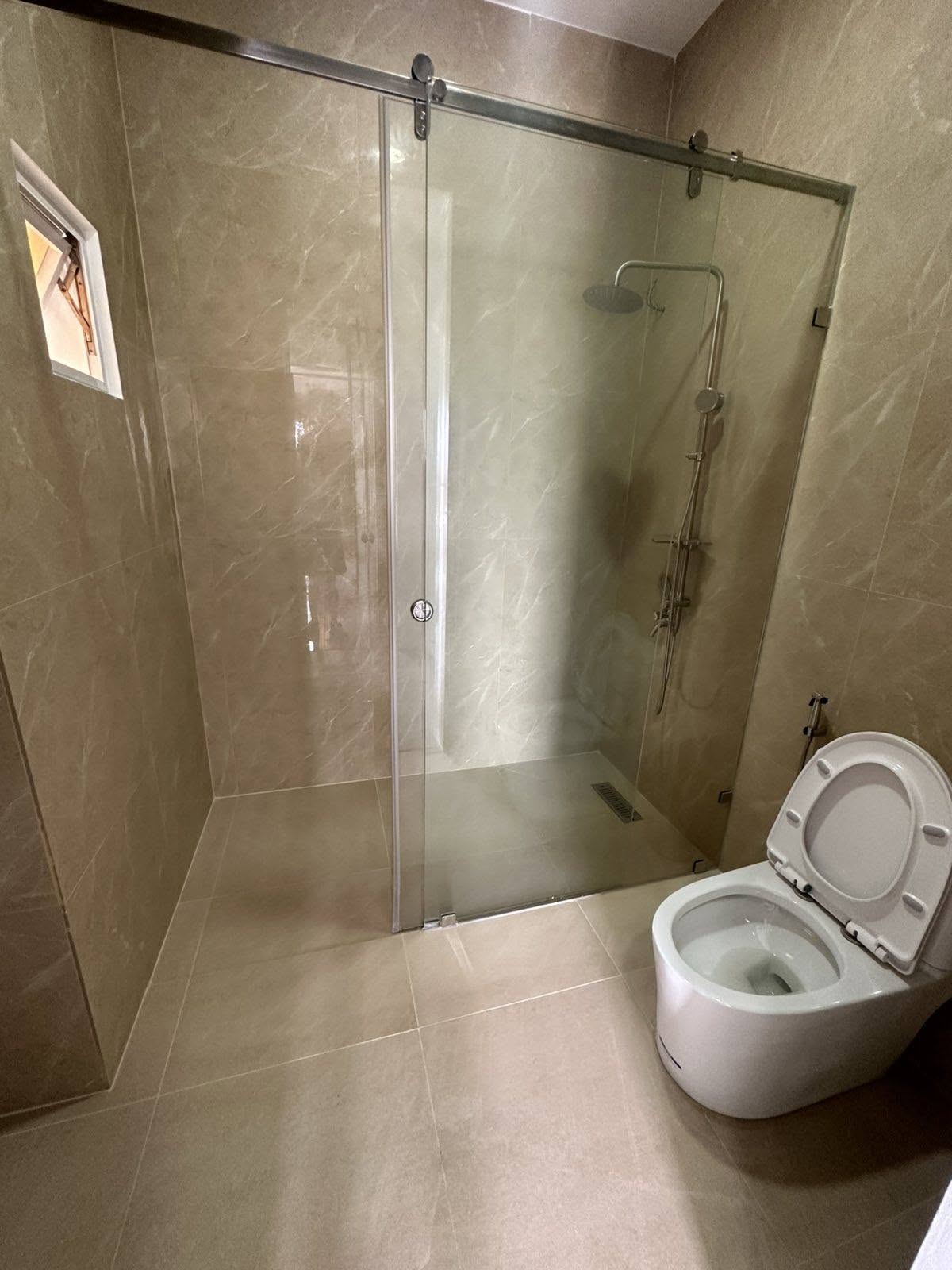 Notable4-BedroomTownhouseUnitforSaleinMalateManila-7.jpg