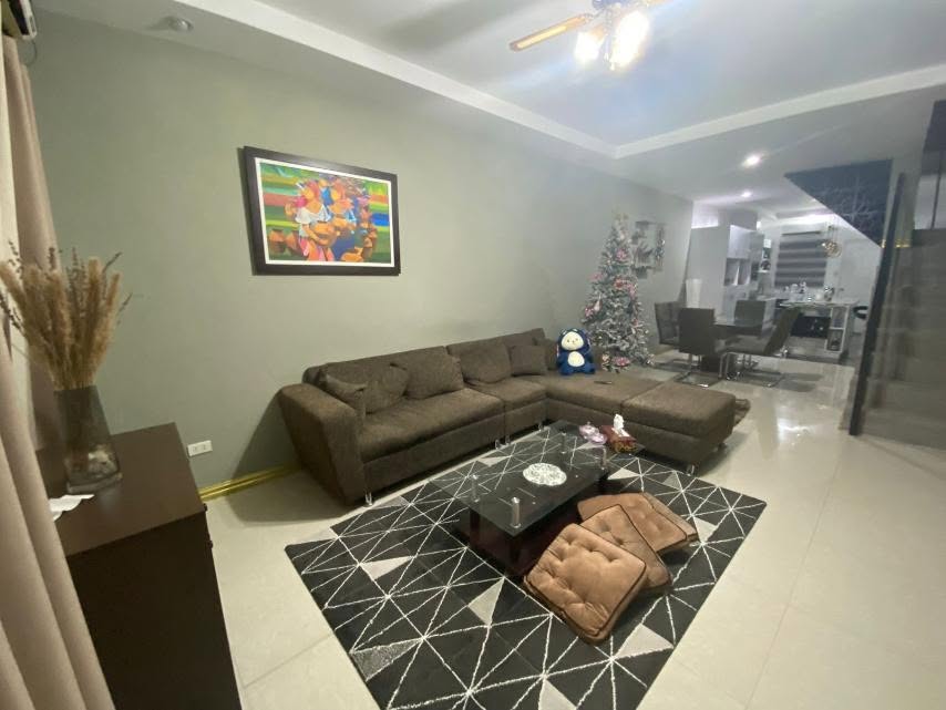 Contemporary3-BedroomTownhouseforSaleinAngelesCity,Pampanga-2.jpg