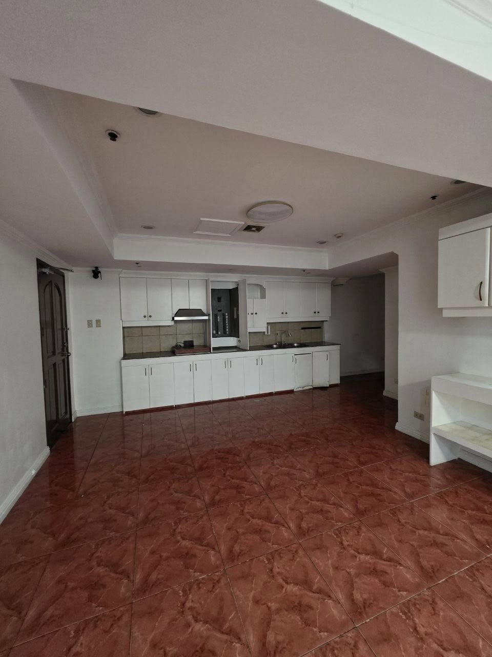 Alluring3-BedroomCondoUnitforLeaseinTwinTowers,WackWack,Mandaluyong-1.jpg