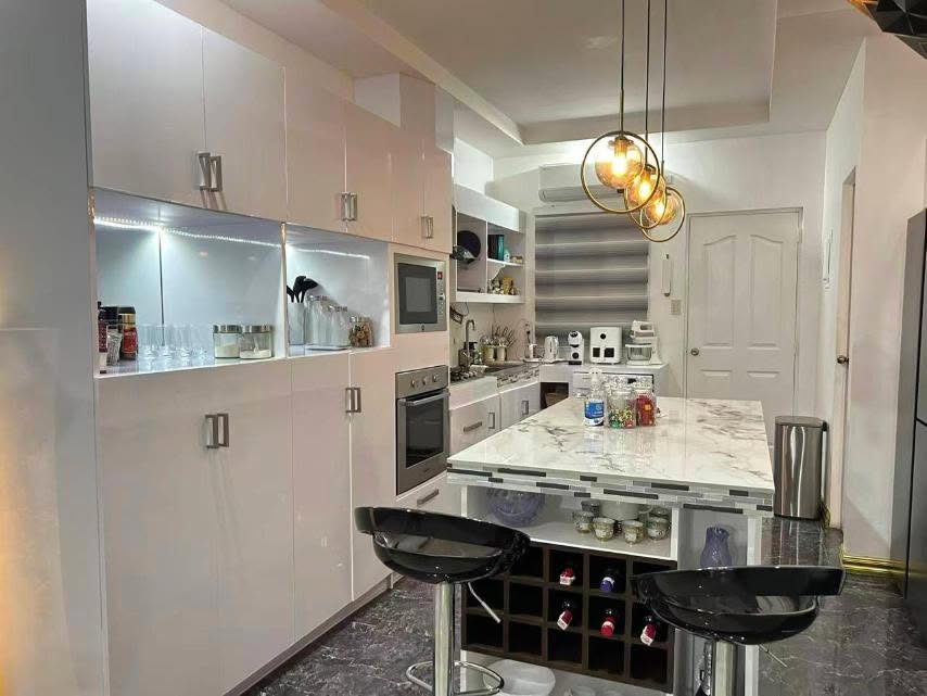 Contemporary3-BedroomTownhouseforSaleinAngelesCity,Pampanga-6.jpg