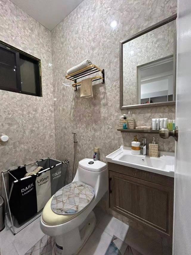 Contemporary3-BedroomTownhouseforSaleinAngelesCity,Pampanga-15.jpg