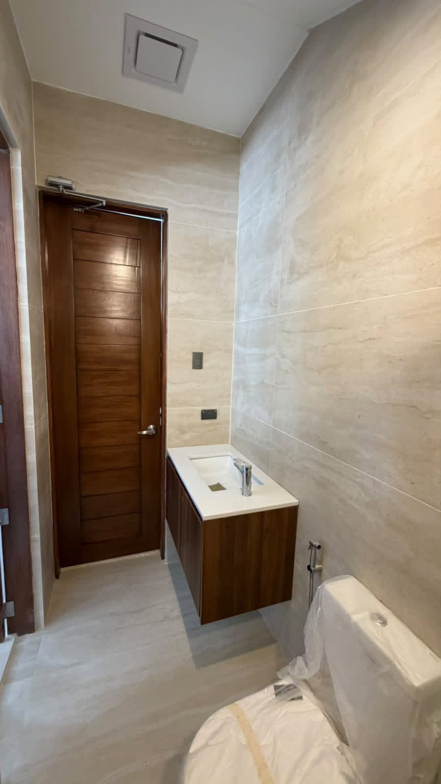 Notable5-BedroomHouseandLotforSaleinBFHomes,Parañaque-6.jpg