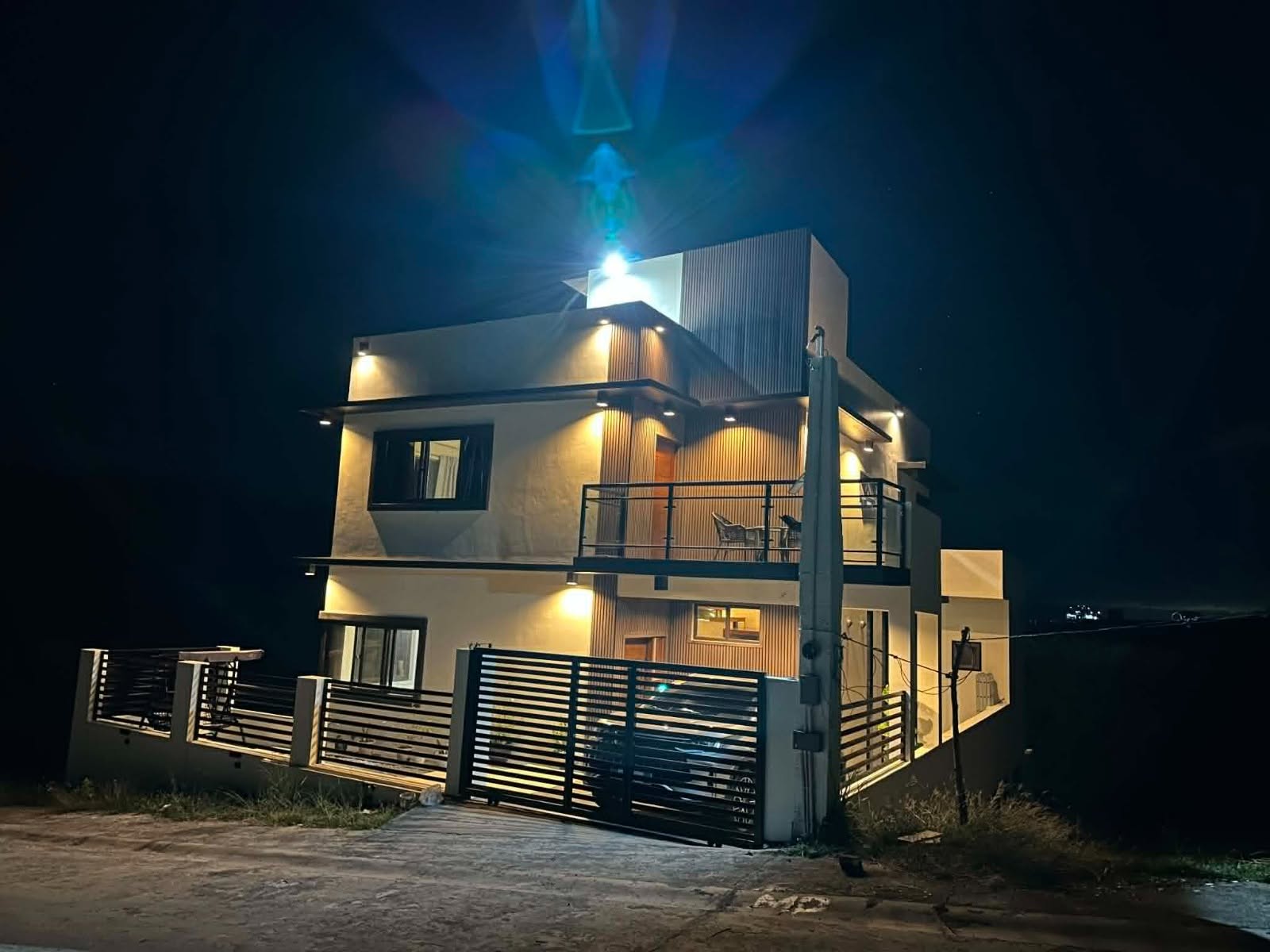Alluring4-BedroomHouseandLotforSaleinEastRidgeVillage,Binangonan,Rizal-1.jpg