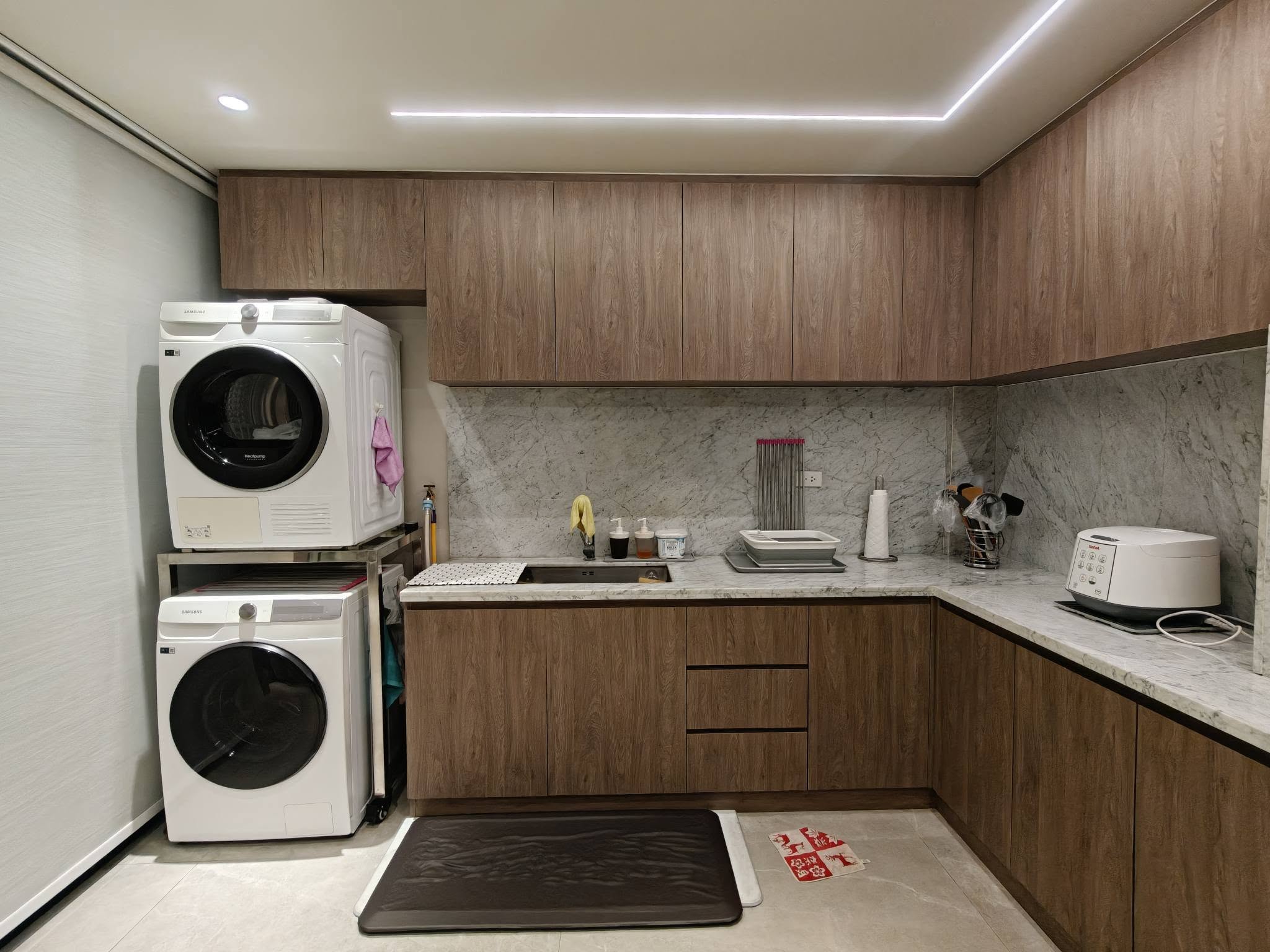 Upscale3-BedroomTownhouseforSaleinGlendaleHeights,QuezonCity-8.jpg