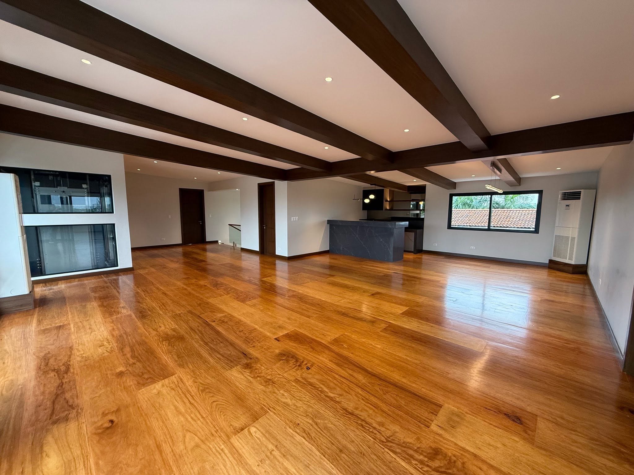 Fabulous6-BedroomHouseandLotforSaleinAyalaAlabangVillage,Muntinlupa-6.jpg