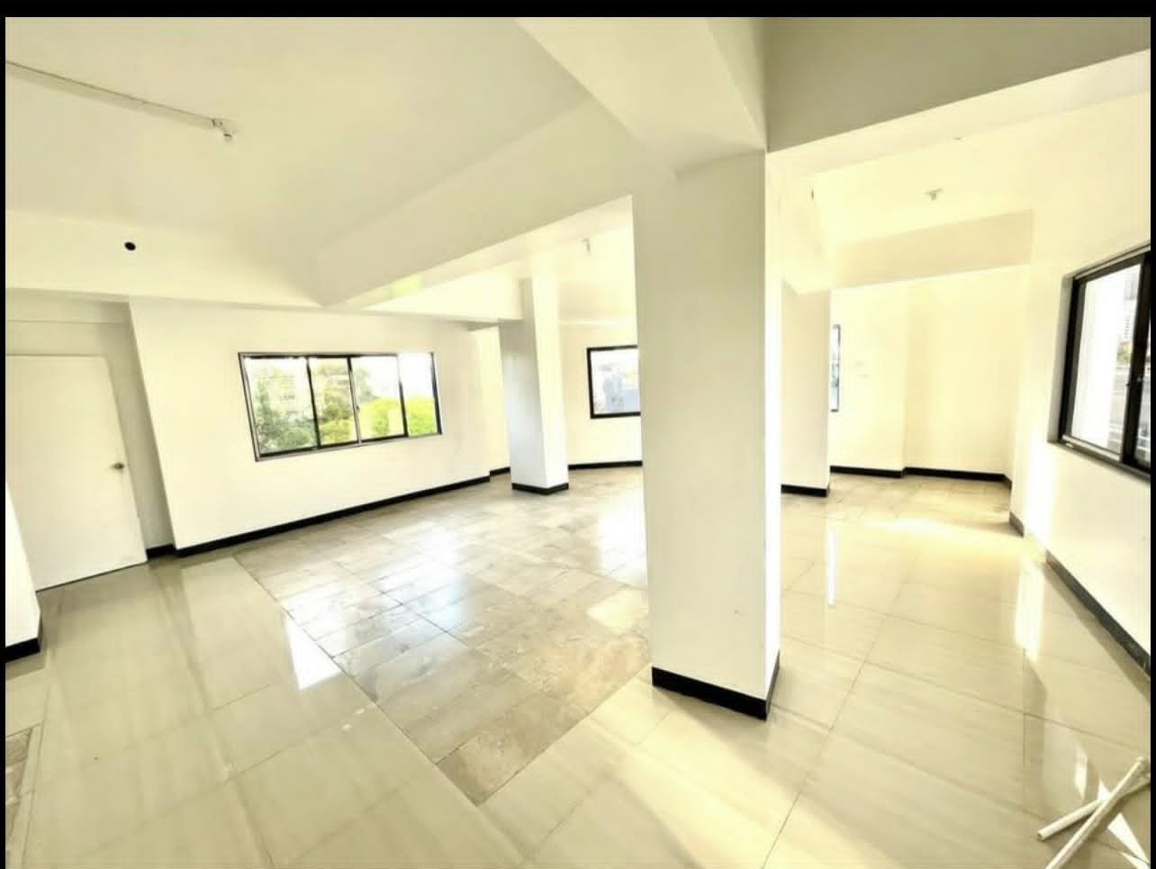 GrandCommercialBuildingforSaleinMakatiCity-2.jpg