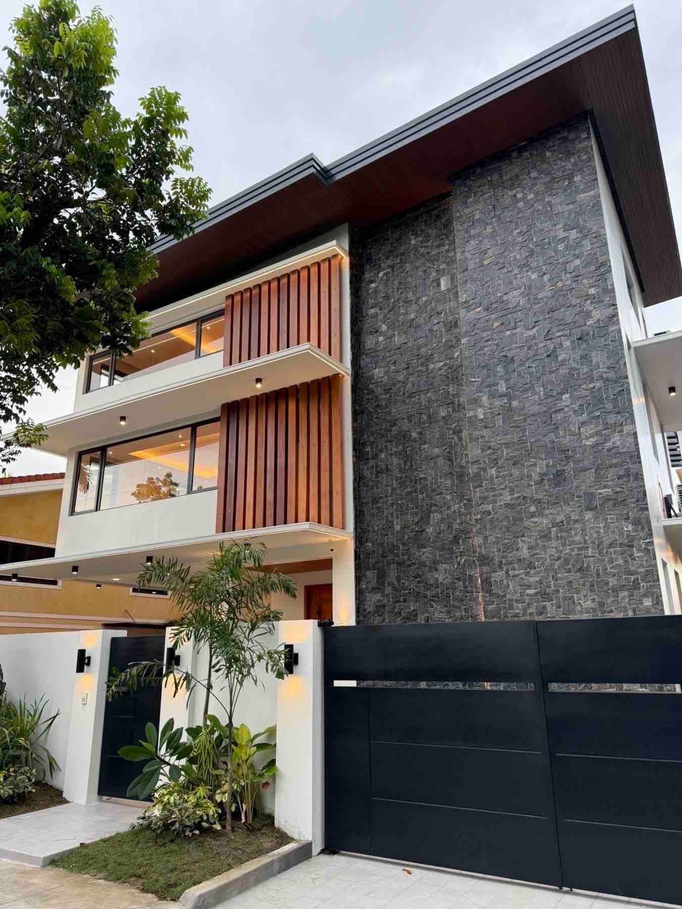 Fabulous6-BedroomHouseandLotforSaleinAyalaAlabangVillage,Muntinlupa-1.jpg