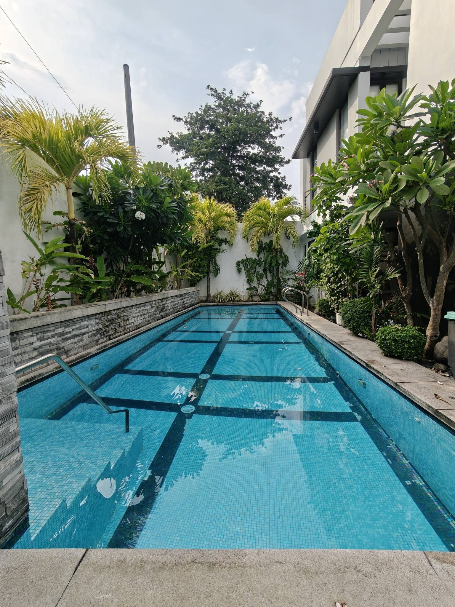 Upscale3-BedroomTownhouseforSaleinGlendaleHeights,QuezonCity-3.jpg