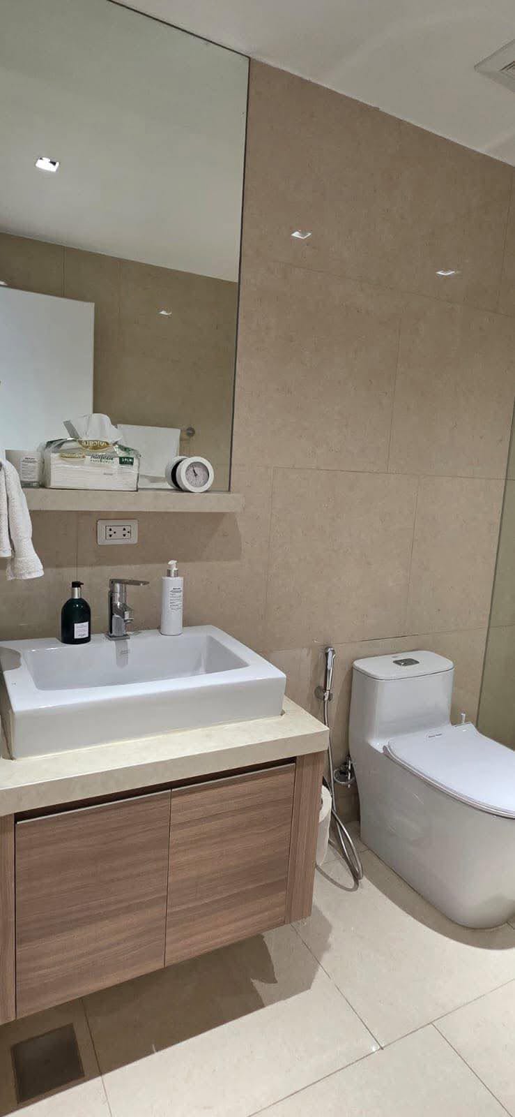 Stately3-Bedroom PenthouseCondoUnitforSaleinOneShangri-LaPlace,Mandaluyong-14.jpg