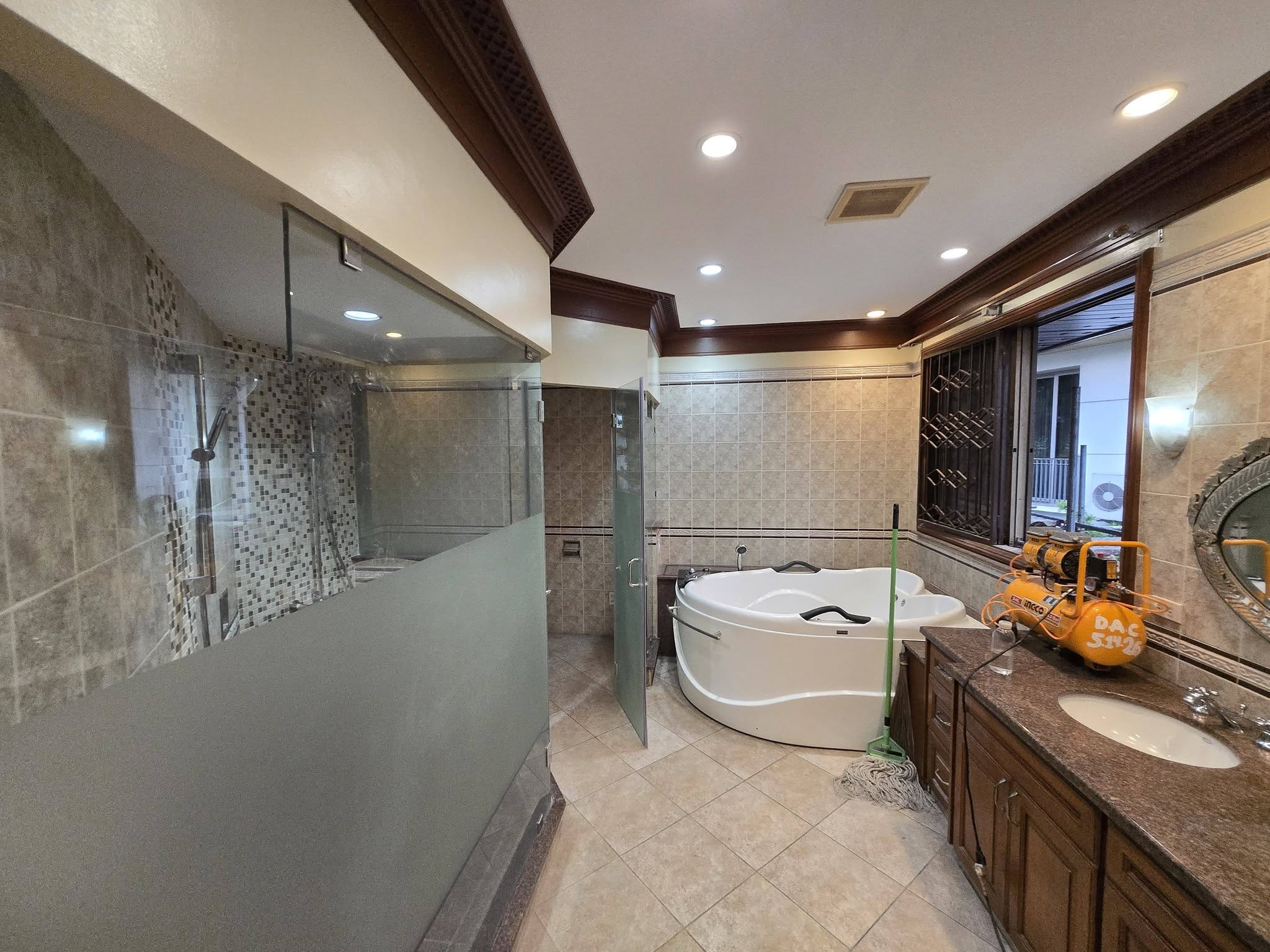 Attractive4-BedroomHouseandLotforLeaseinCorinthiansGarden,QuezonCity-20.jpg