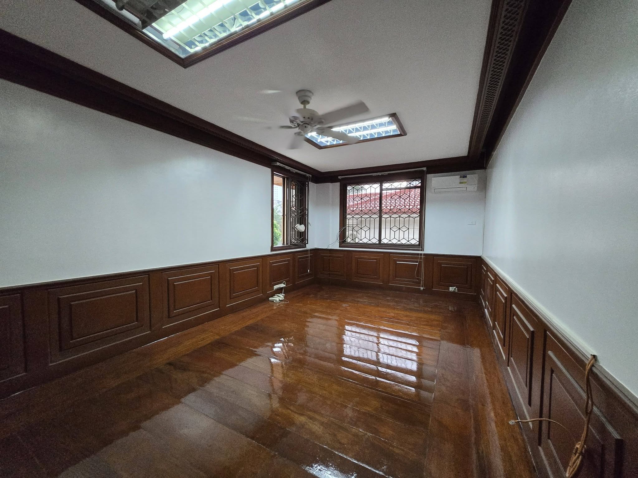 Attractive4-BedroomHouseandLotforLeaseinCorinthiansGarden,QuezonCity-13.jpg